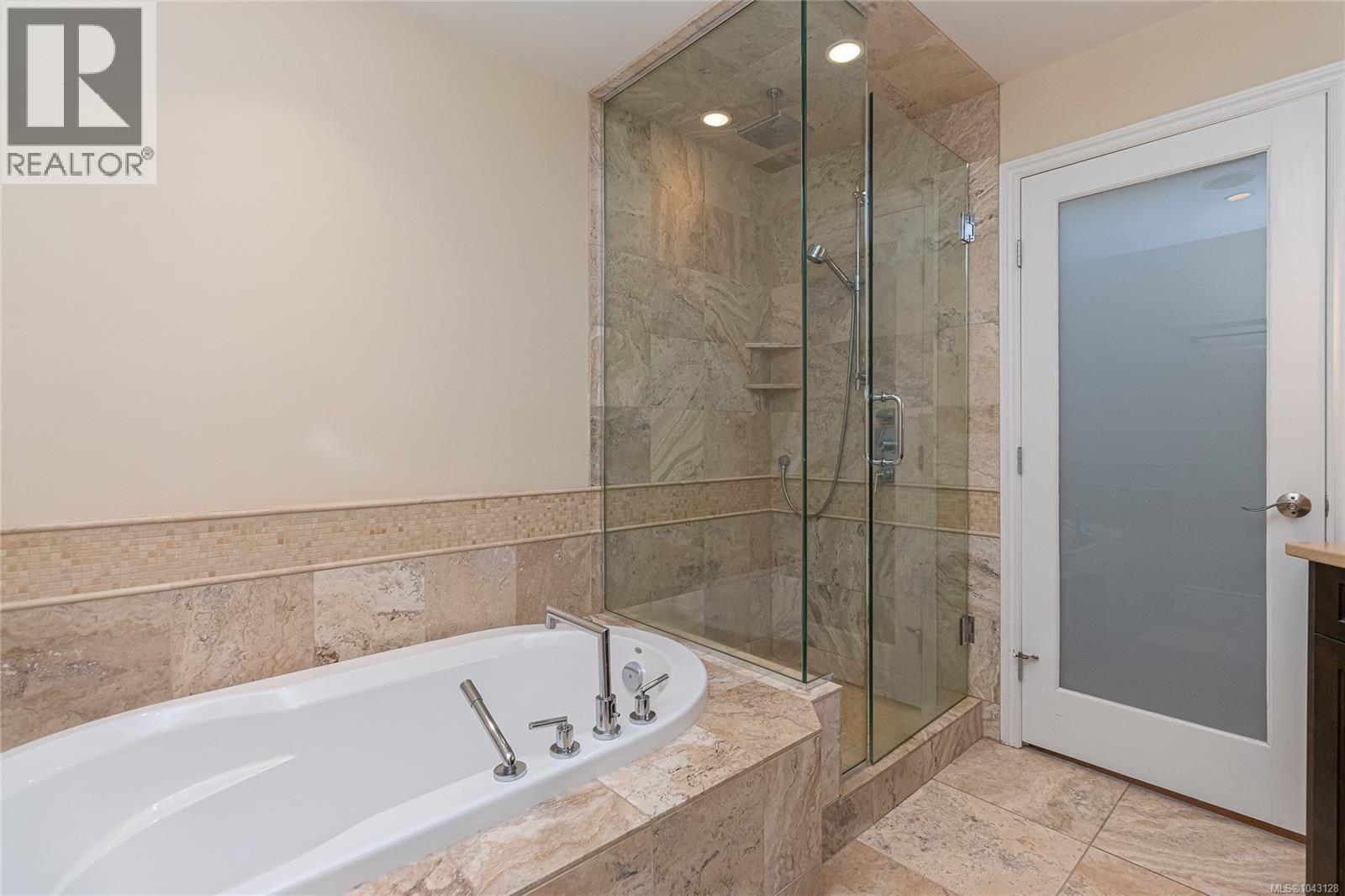 1184 Clovelly Terr Property Photo 32