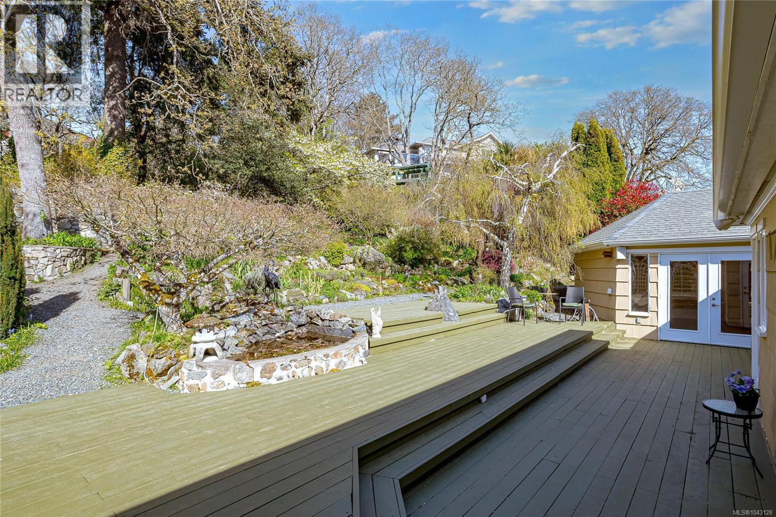 1184 Clovelly Terr Property Photo 41