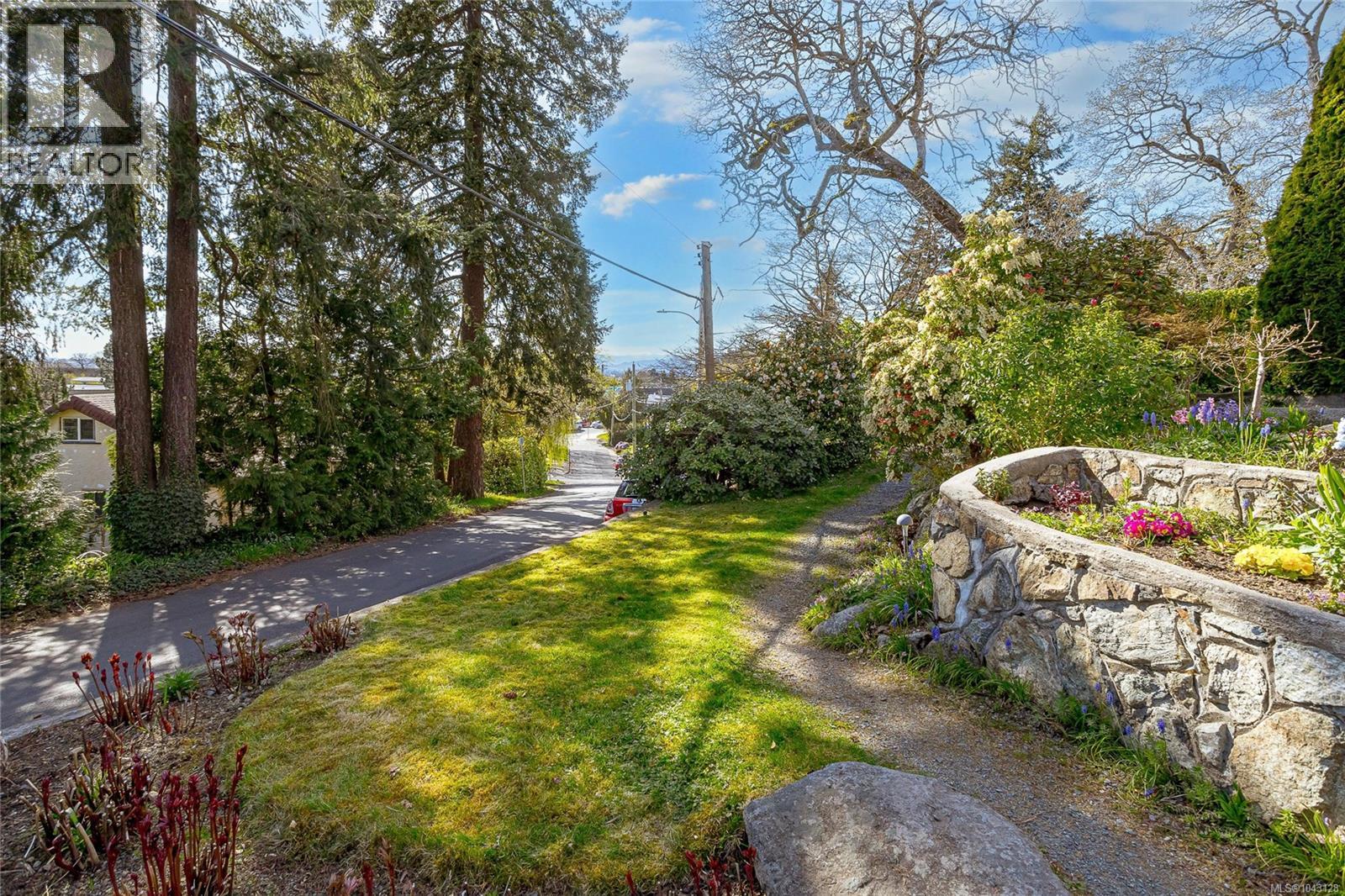 1184 Clovelly Terr Property Photo 48