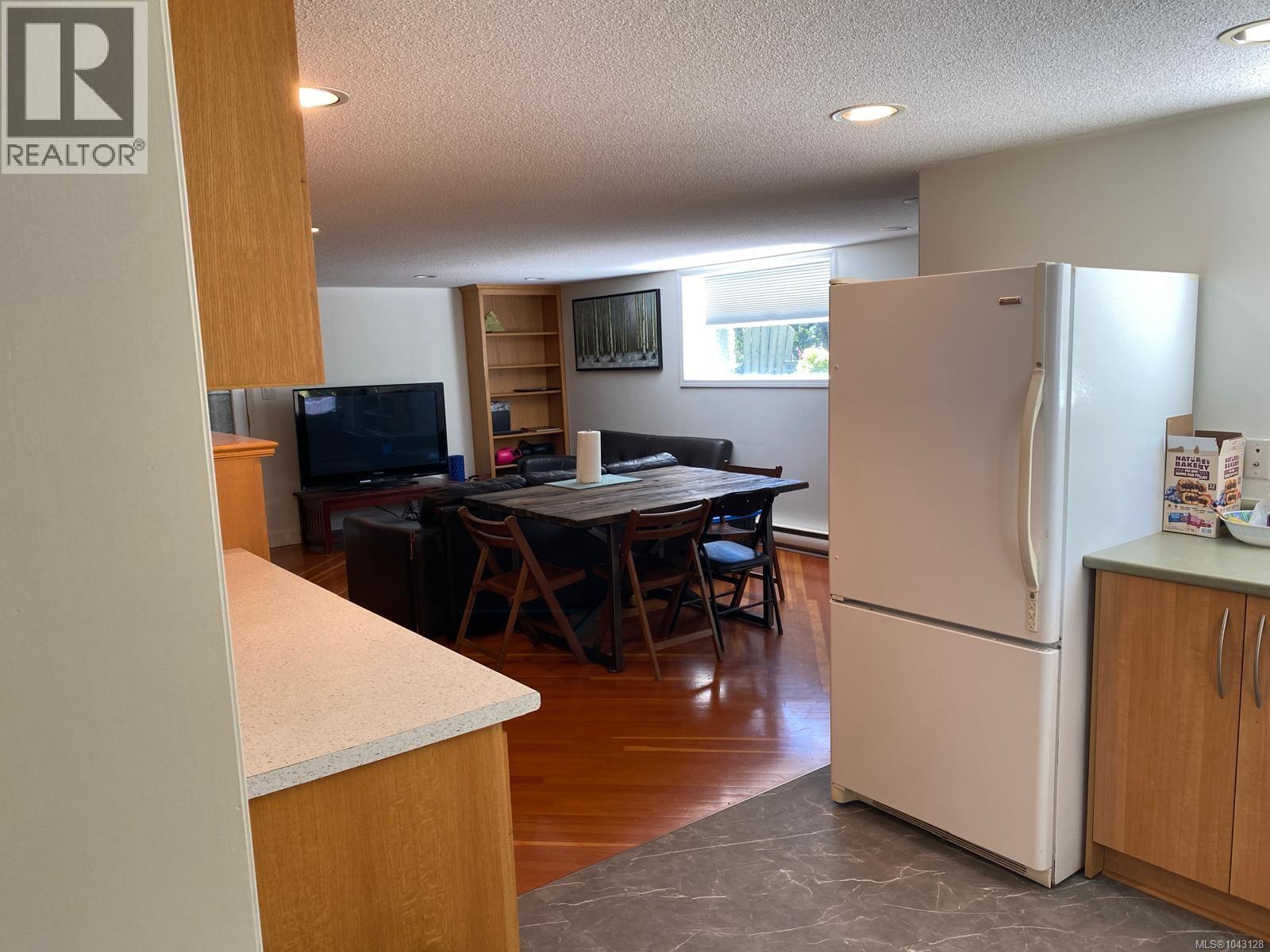 1184 Clovelly Terr Property Photo 58