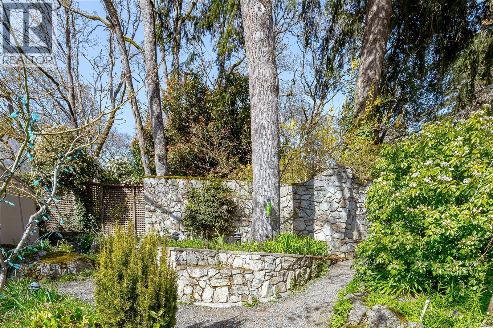 1184 Clovelly Terr Property Photo 69
