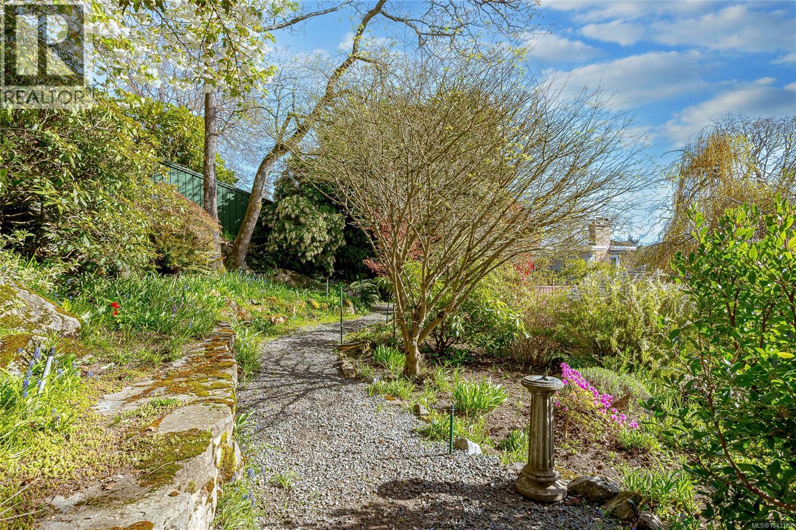 1184 Clovelly Terr Property Photo 71