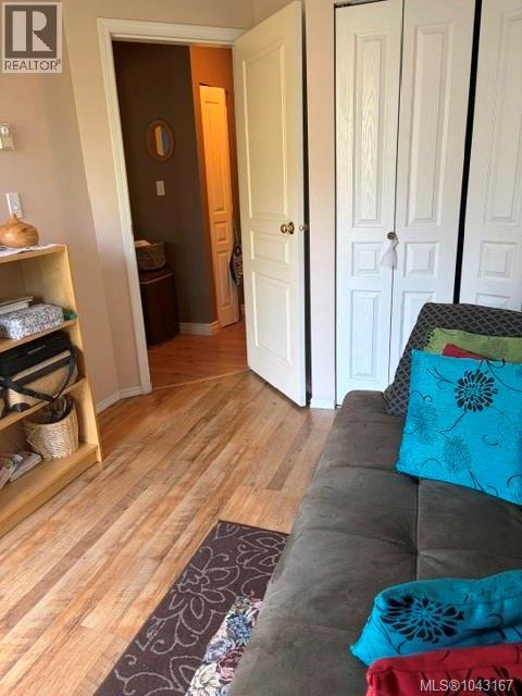 307 2527 Quadra St Property Photo 17