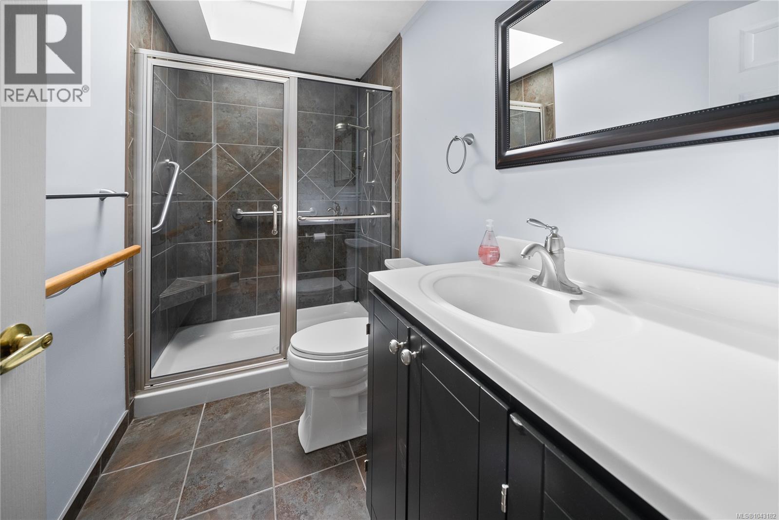 6214 Rich Rd Property Photo 7