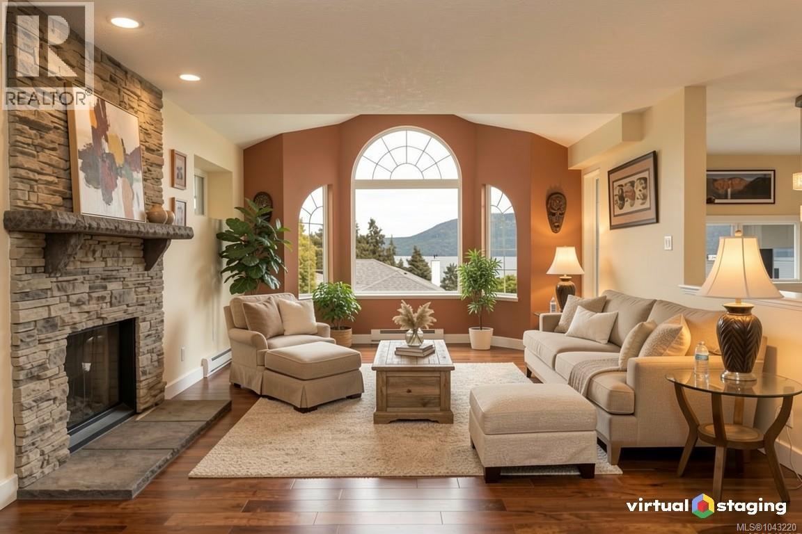 552 Marine Pl Property Photo 3