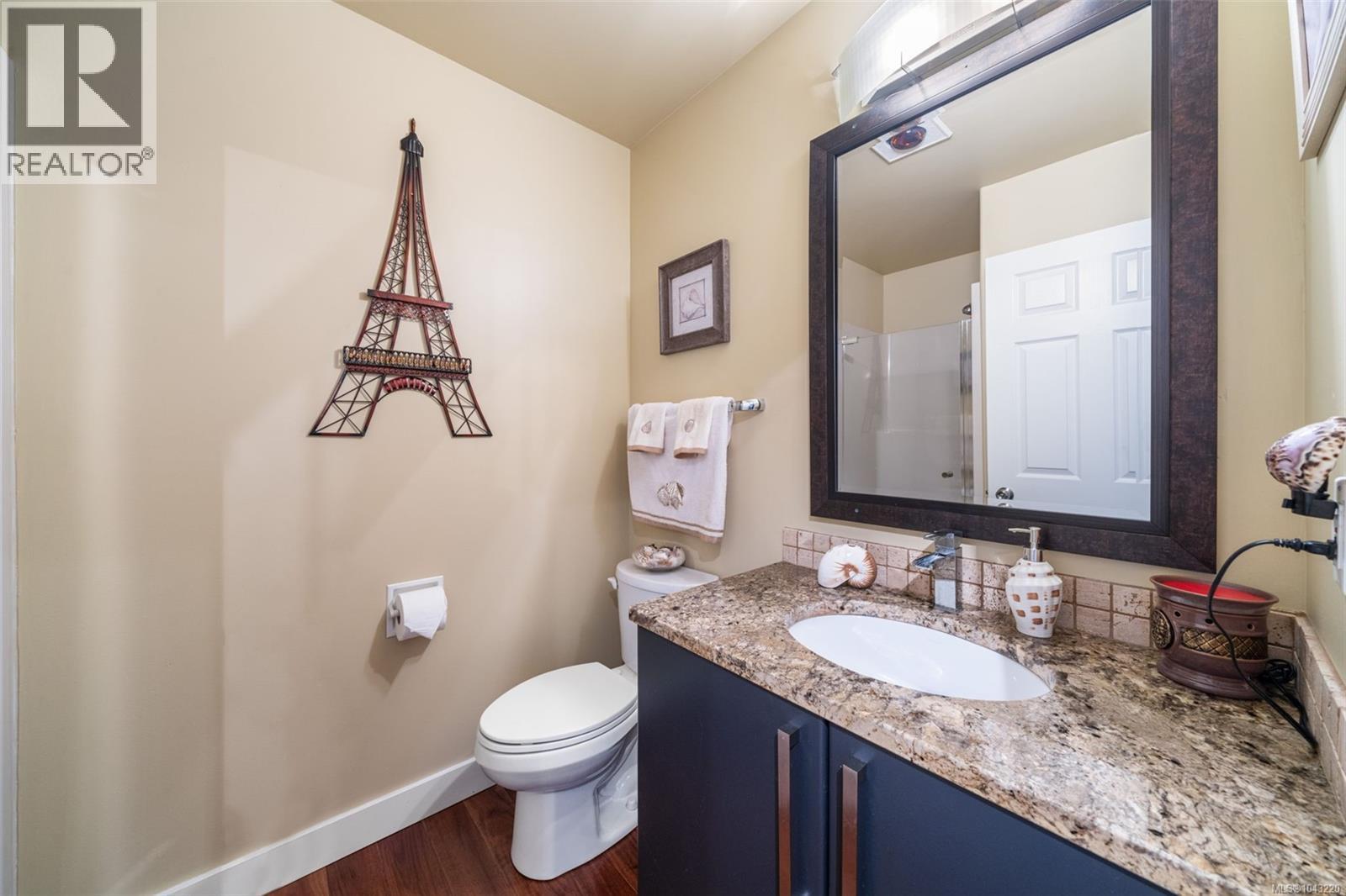 552 Marine Pl Property Photo 15