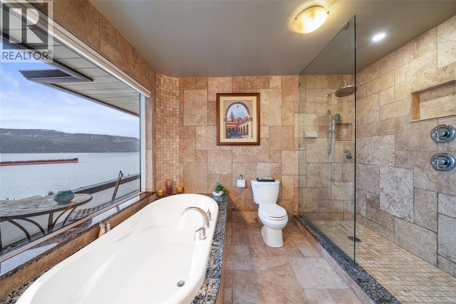 552 Marine Pl Property Photo 18