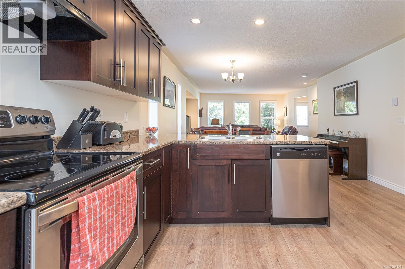 5 9650 Askew Creek Dr Property Photo 14