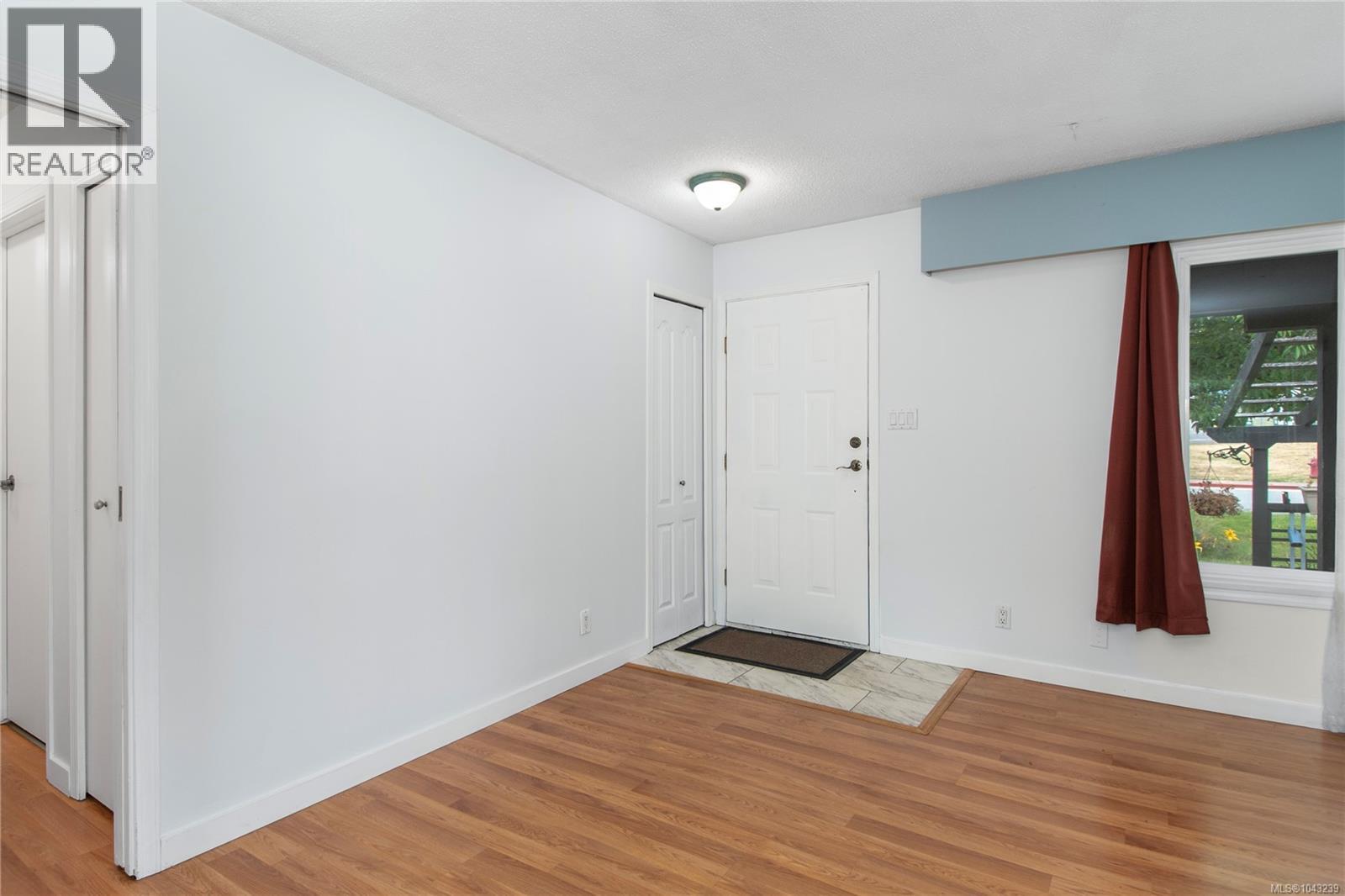 2505 Alder St S Property Photo 4