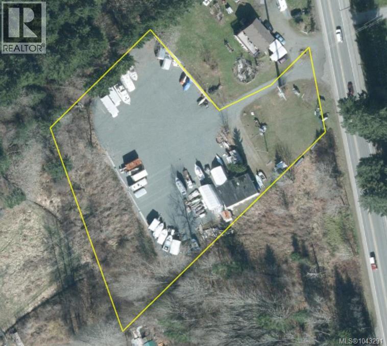 4767 Island Hwy N Property Photo 2