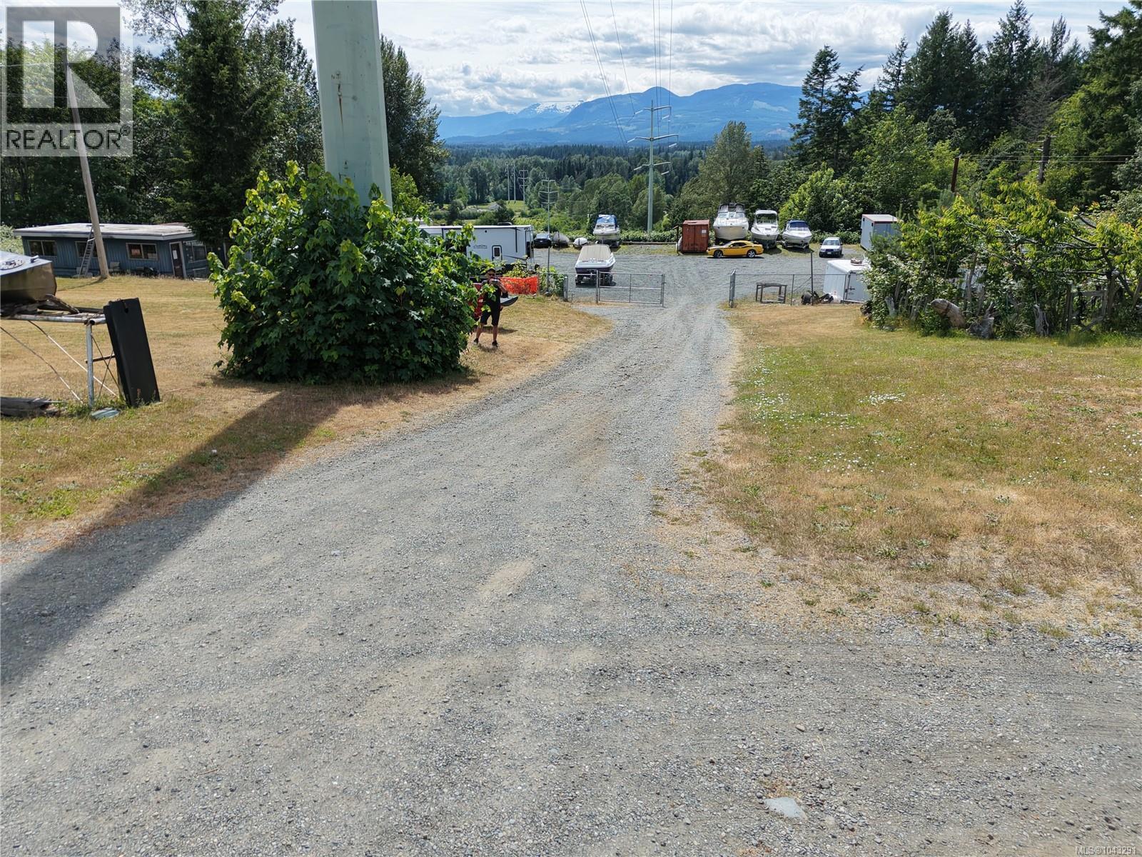 4767 Island Hwy N Property Photo 7