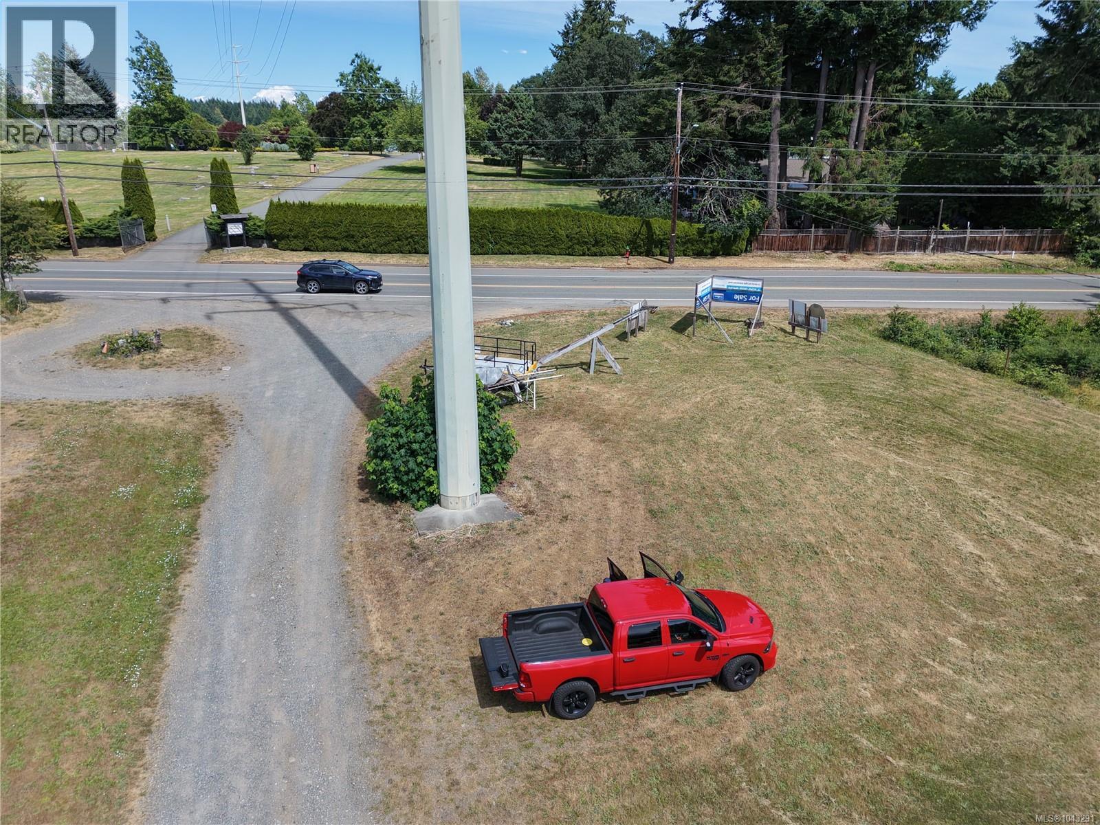 4767 Island Hwy N Property Photo 8