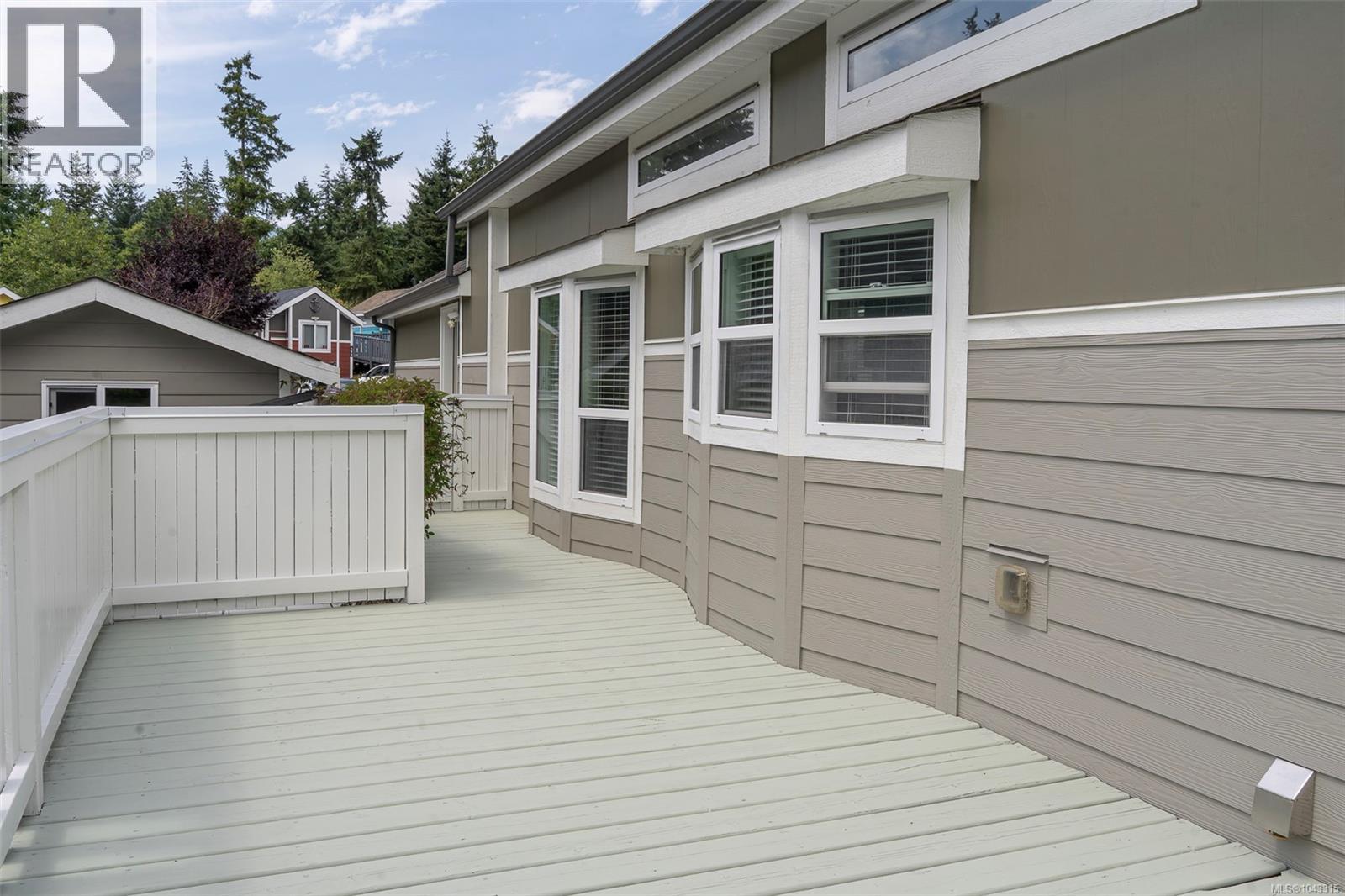 139 3042 River Rd Property Photo 6