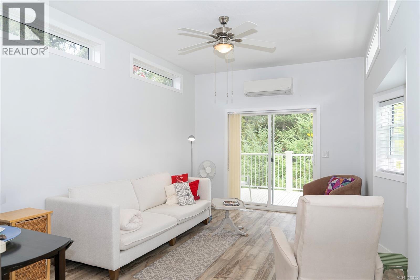 139 3042 River Rd Property Photo 18
