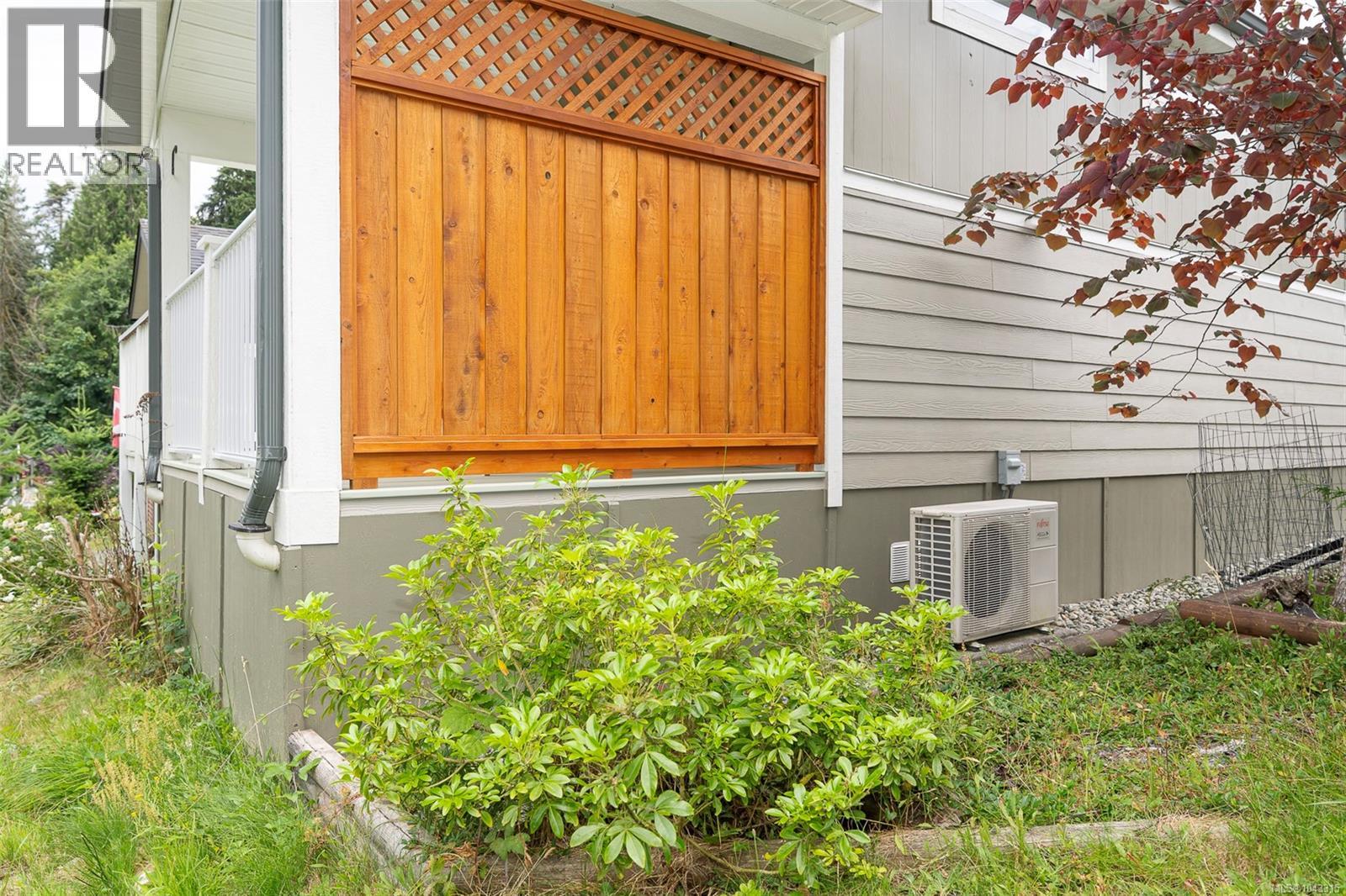 139 3042 River Rd Property Photo 32