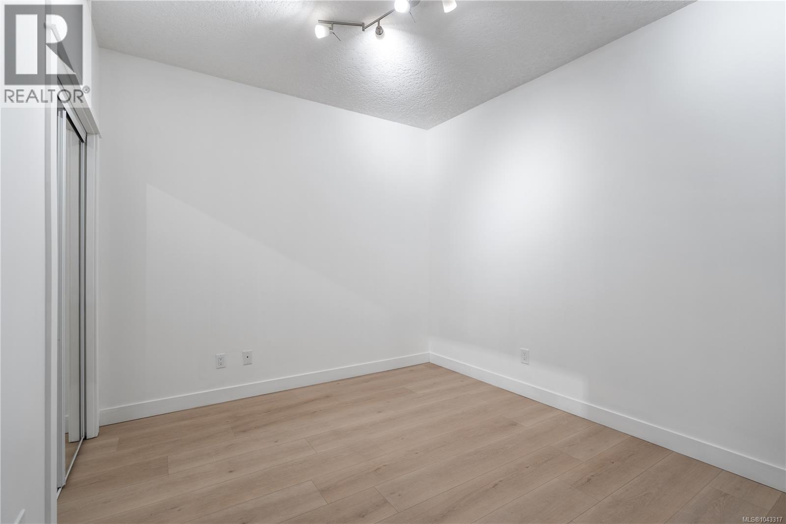 116 2710 Jacklin Rd Property Photo 18