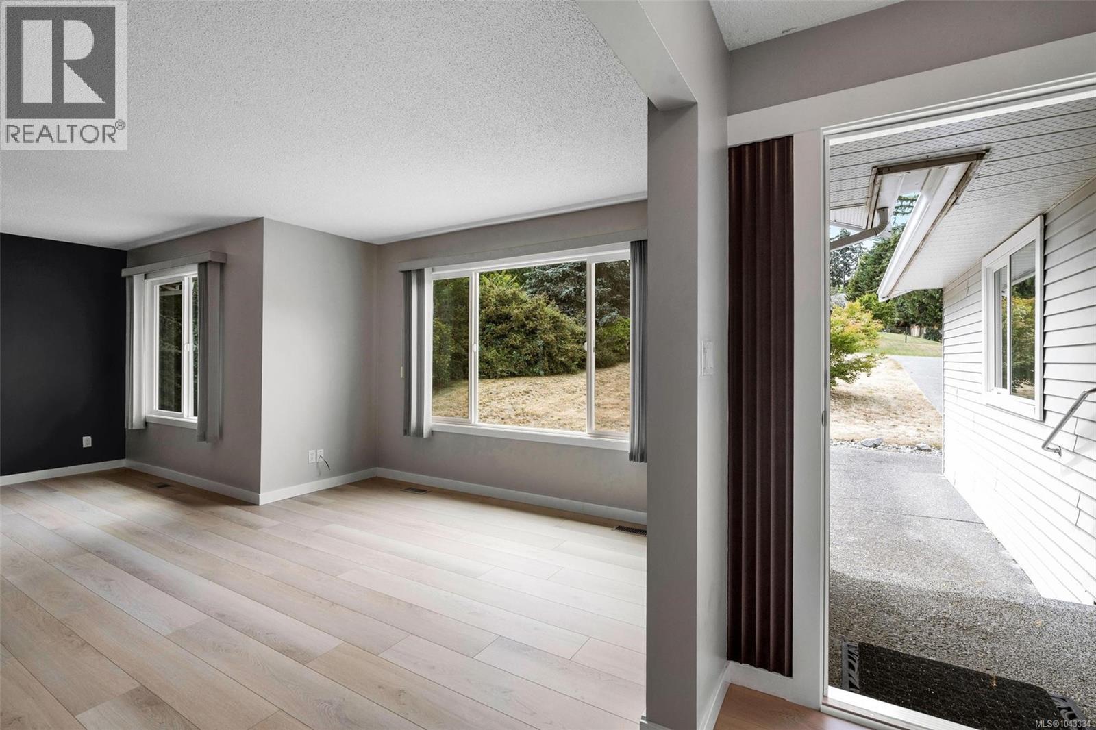 2473 Bidston Rd Property Photo 3