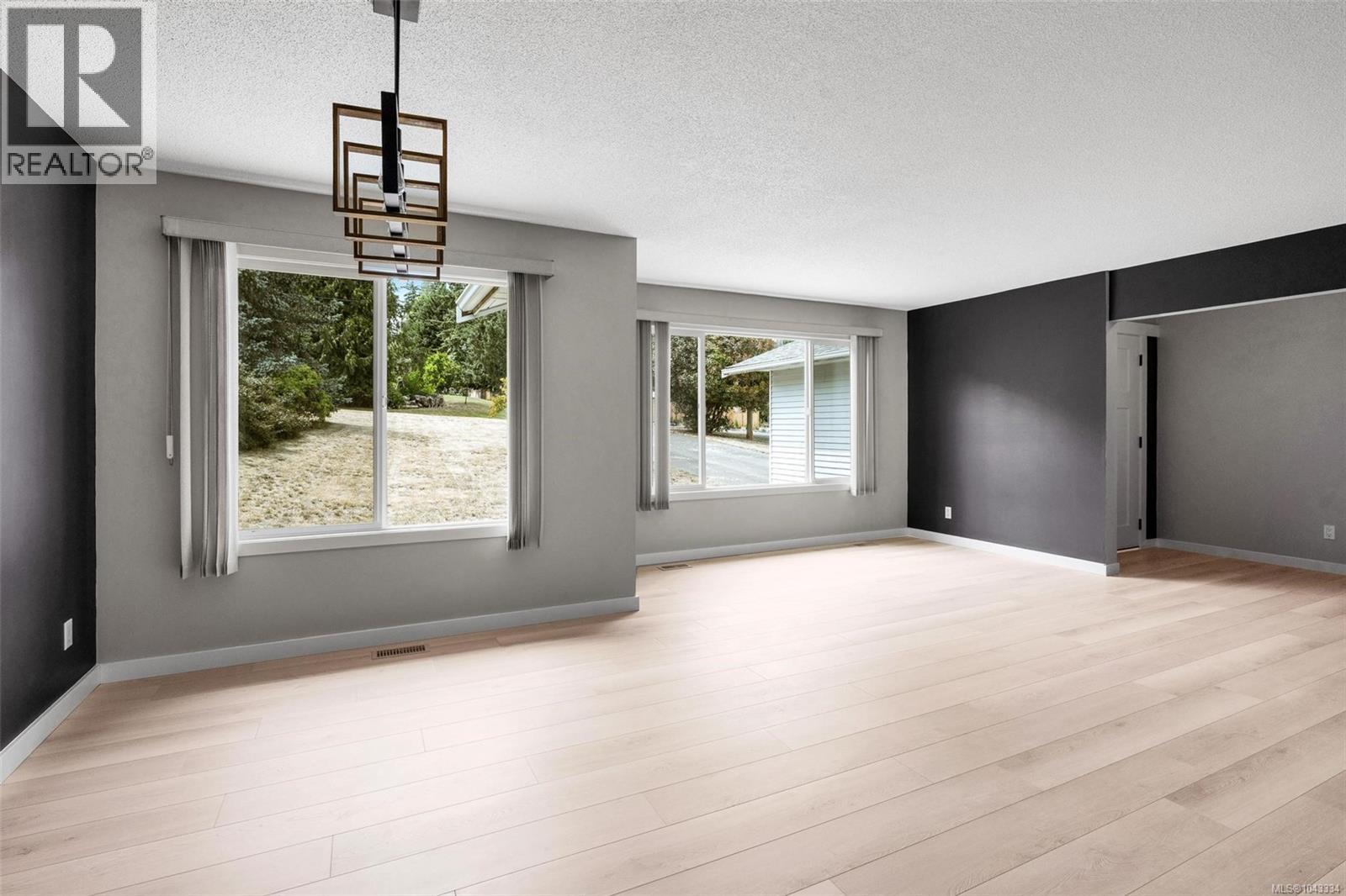2473 Bidston Rd Property Photo 4