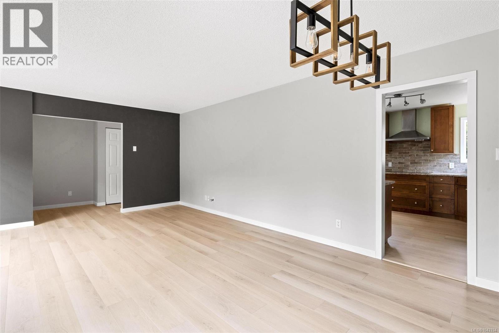 2473 Bidston Rd Property Photo 8