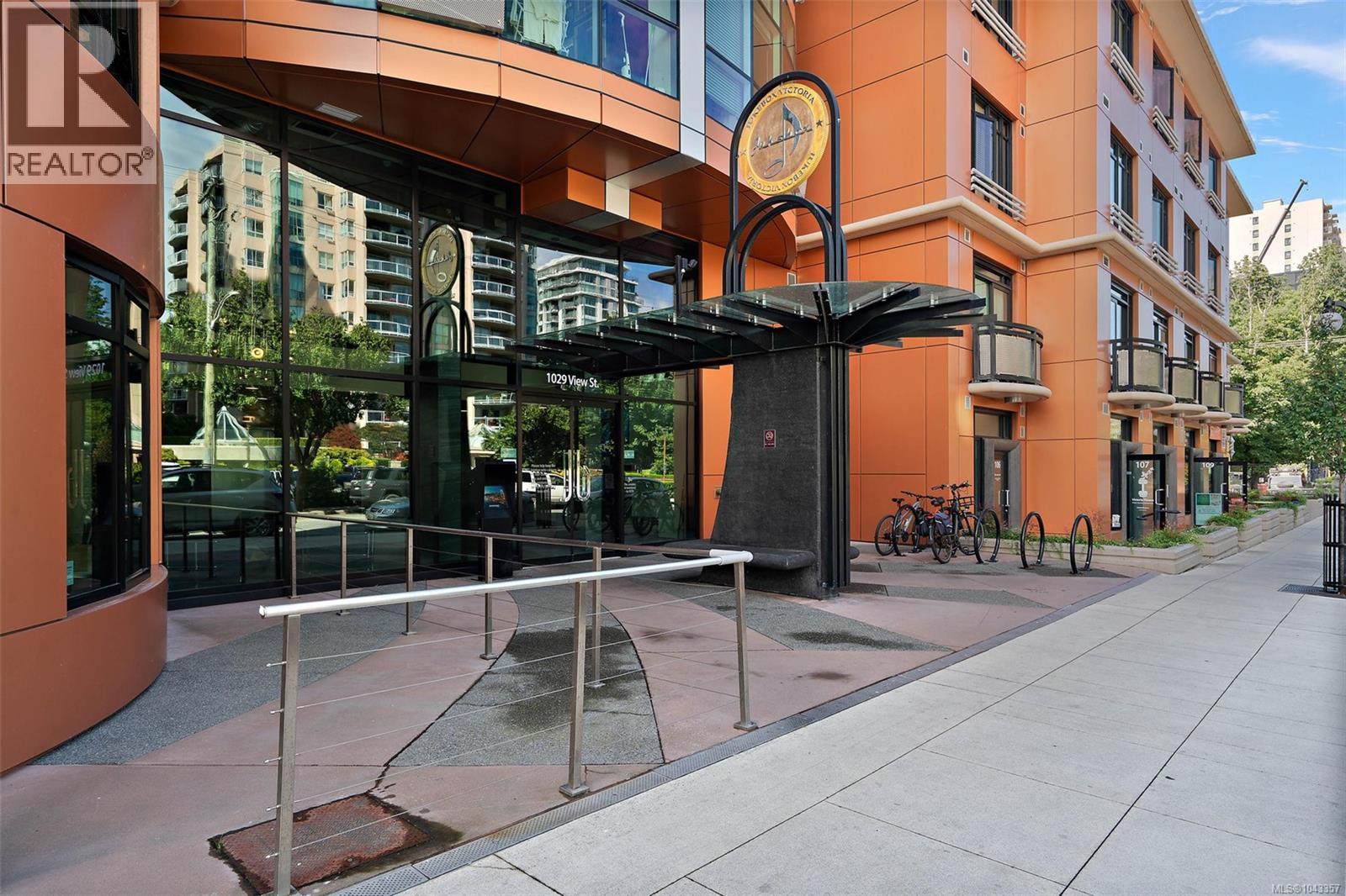 511 1029 View St