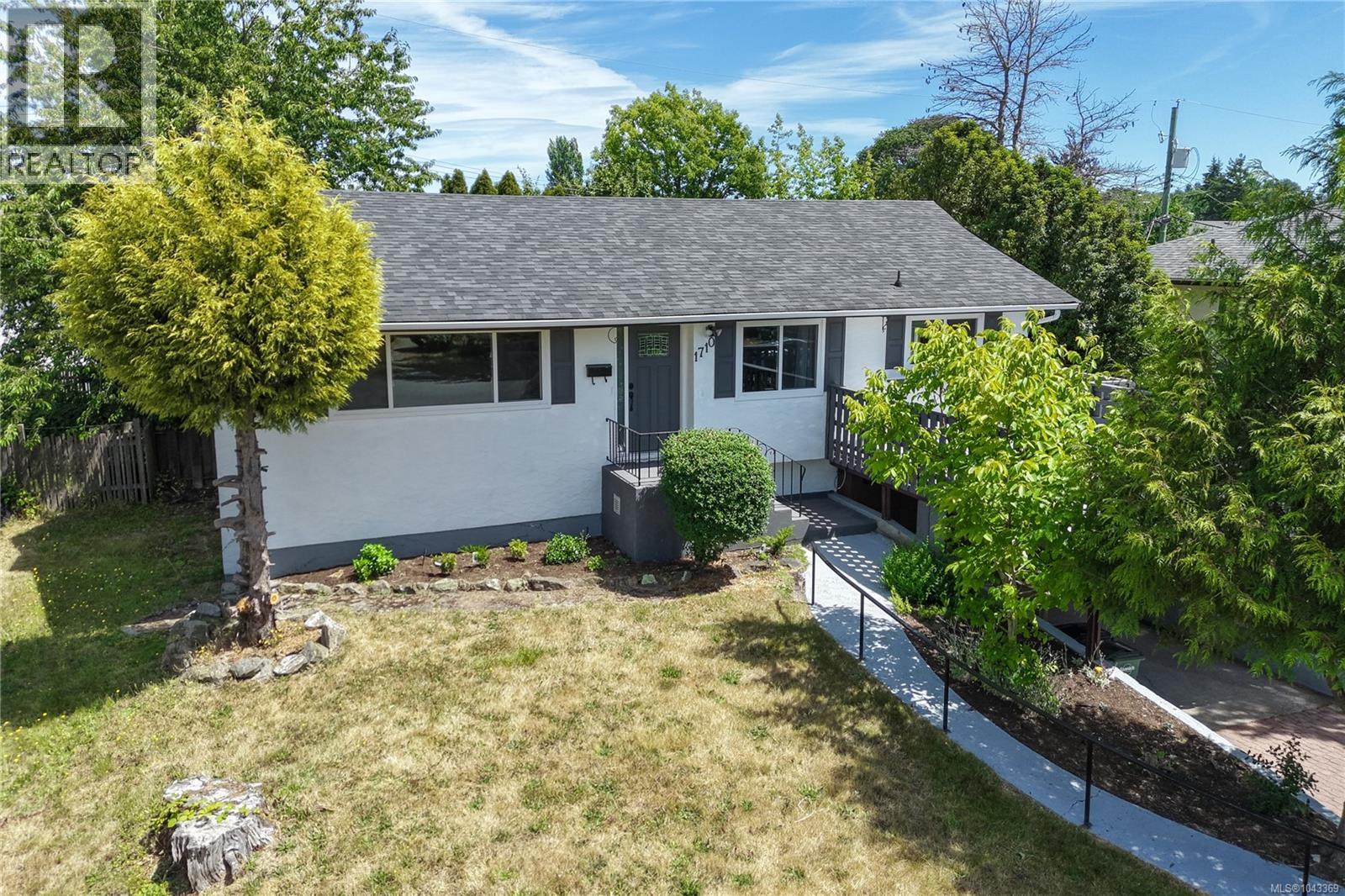 1710 Sprucewood Pl Property Photo 1