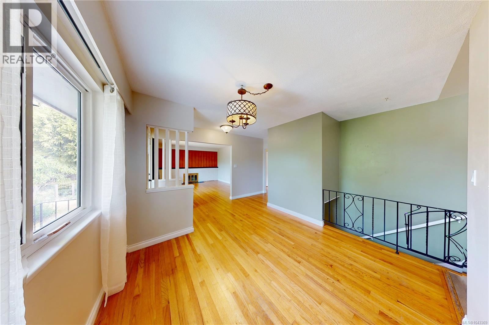 1710 Sprucewood Pl Property Photo 4