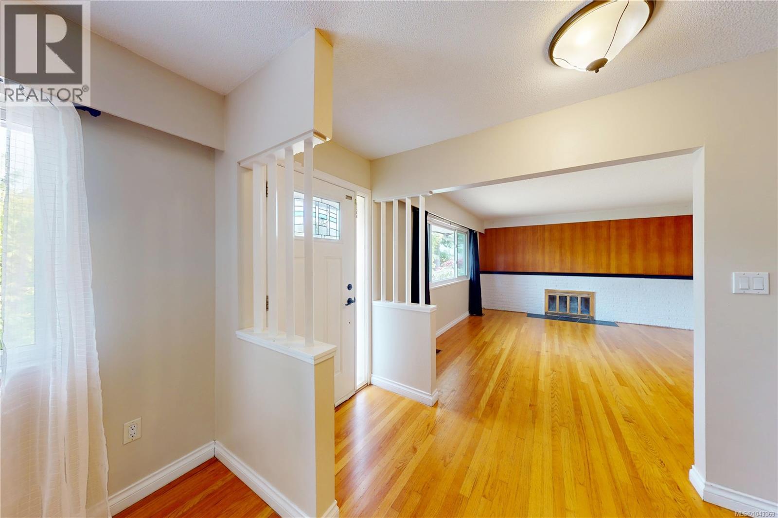 1710 Sprucewood Pl Property Photo 5