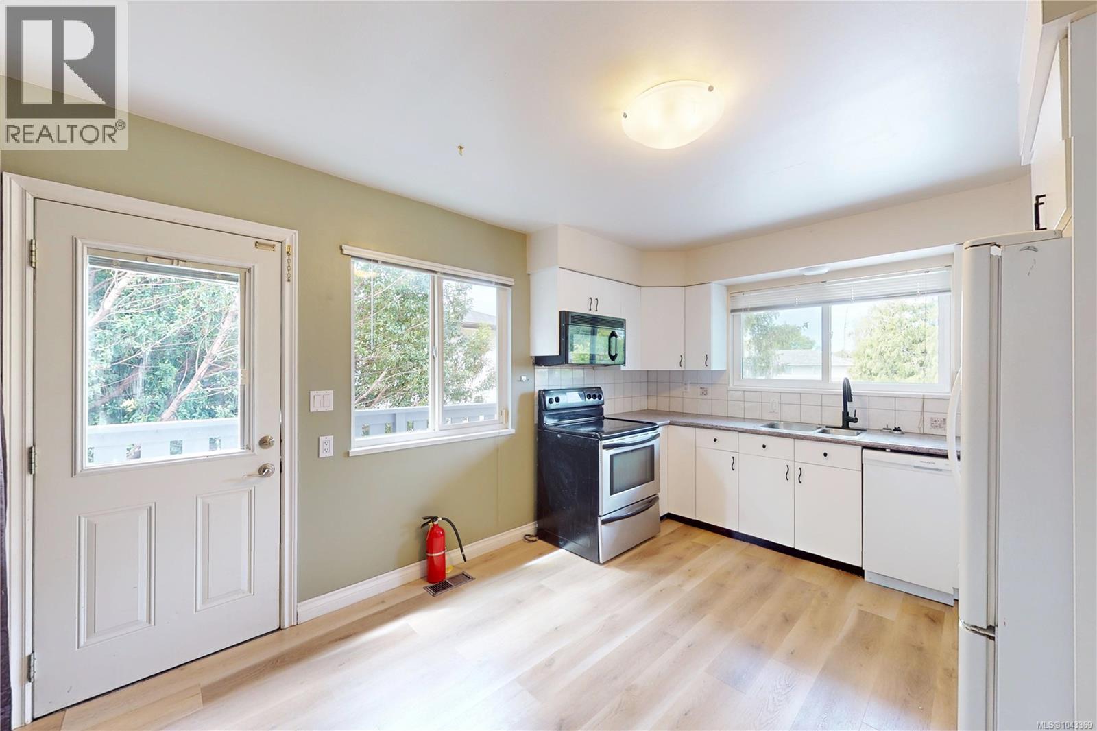 1710 Sprucewood Pl Property Photo 15