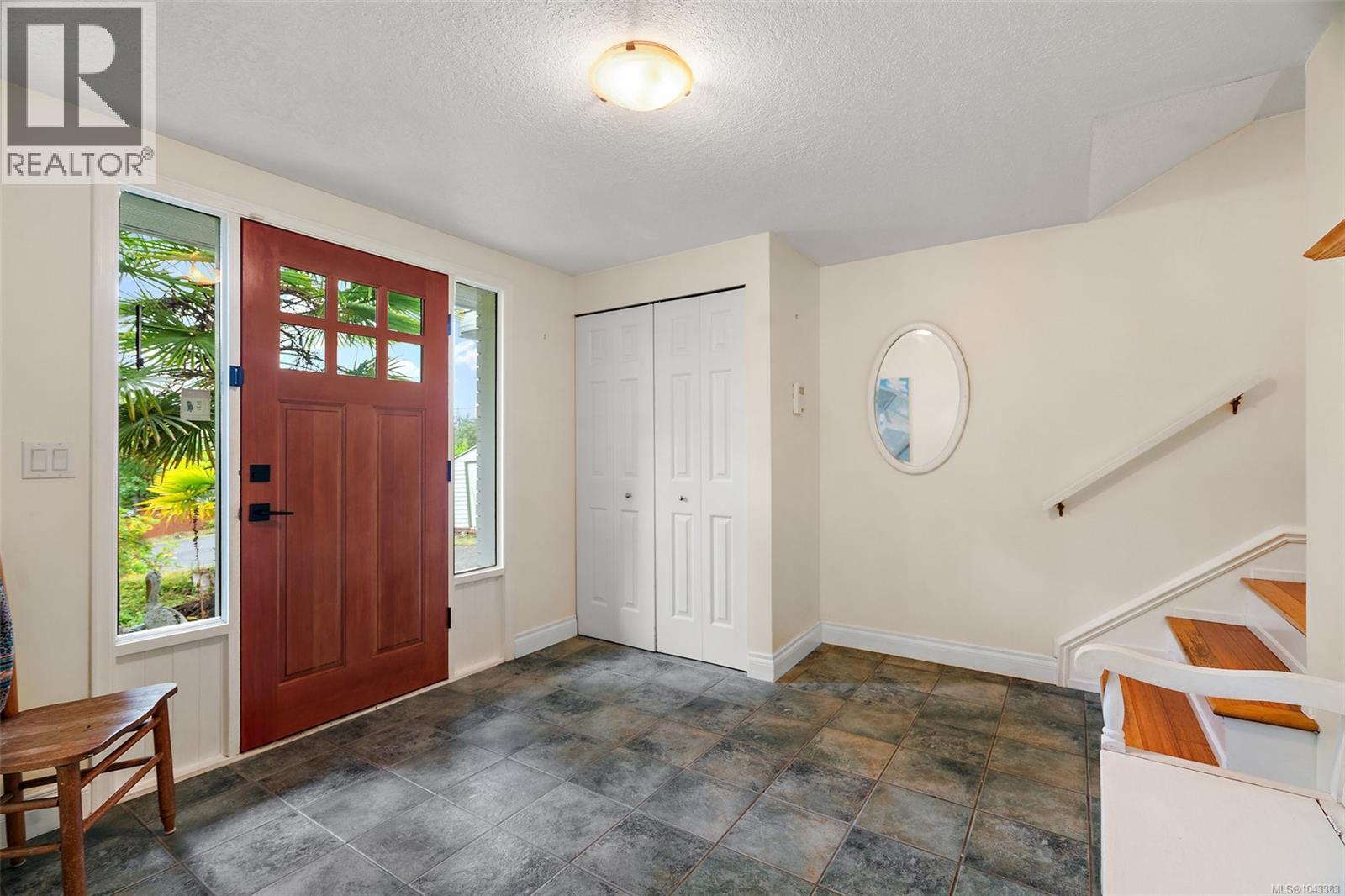 2197 Henlyn Dr Property Photo 4