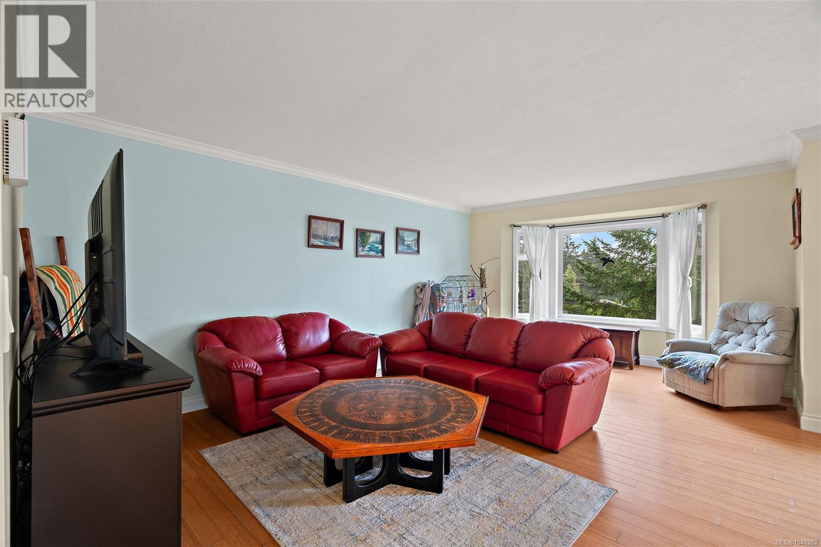 2197 Henlyn Dr Property Photo 5