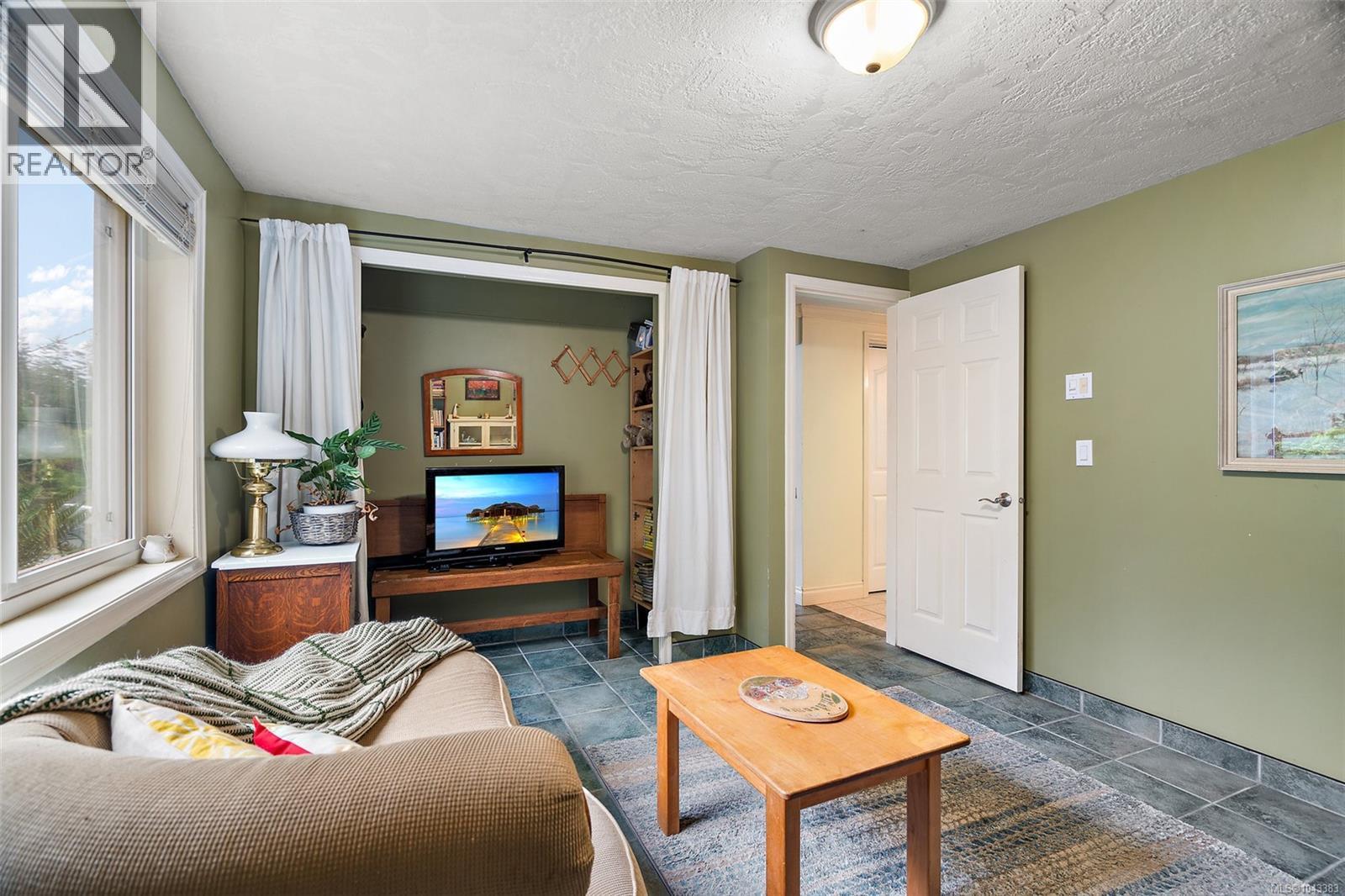 2197 Henlyn Dr Property Photo 23