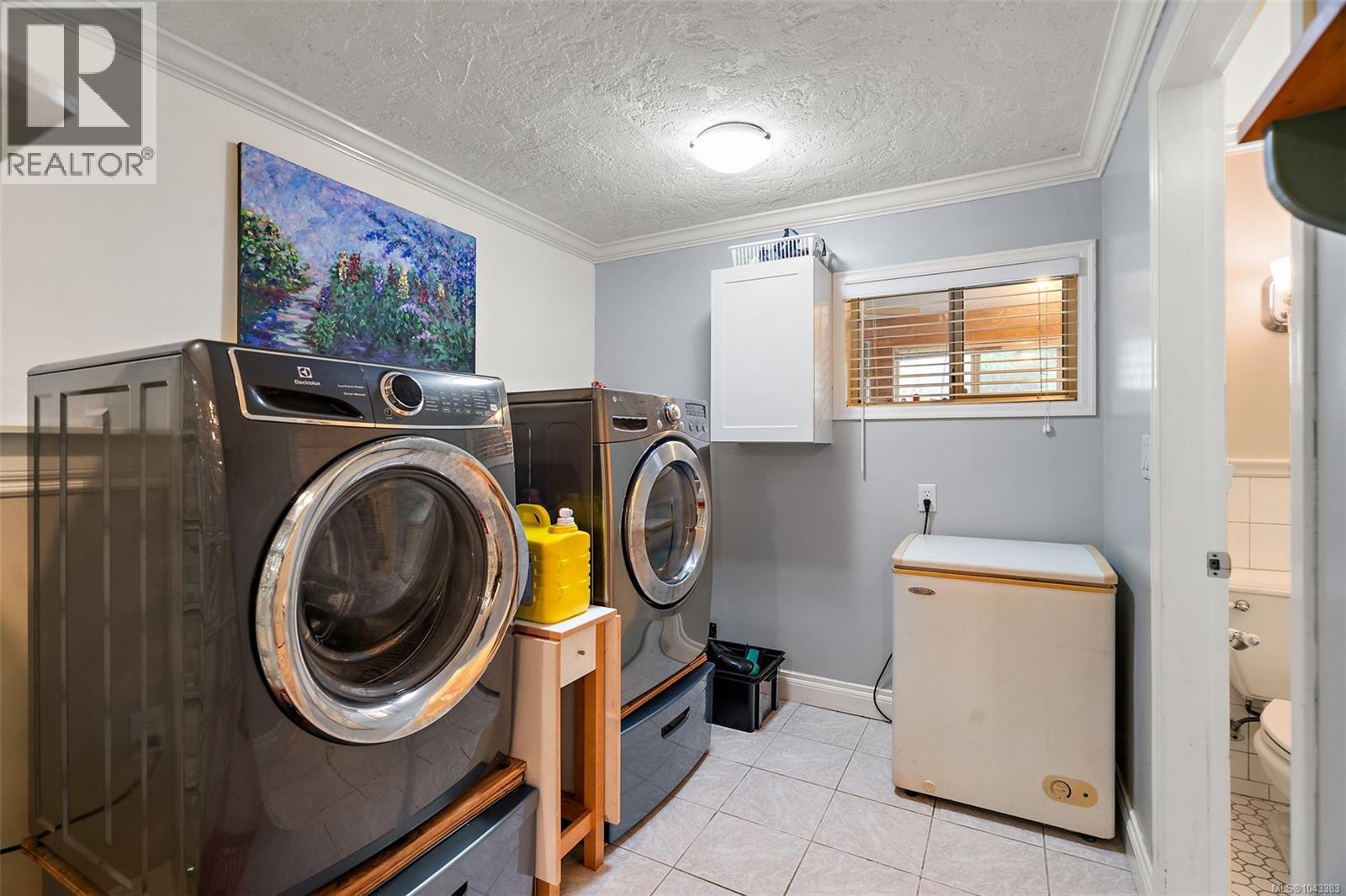 2197 Henlyn Dr Property Photo 30