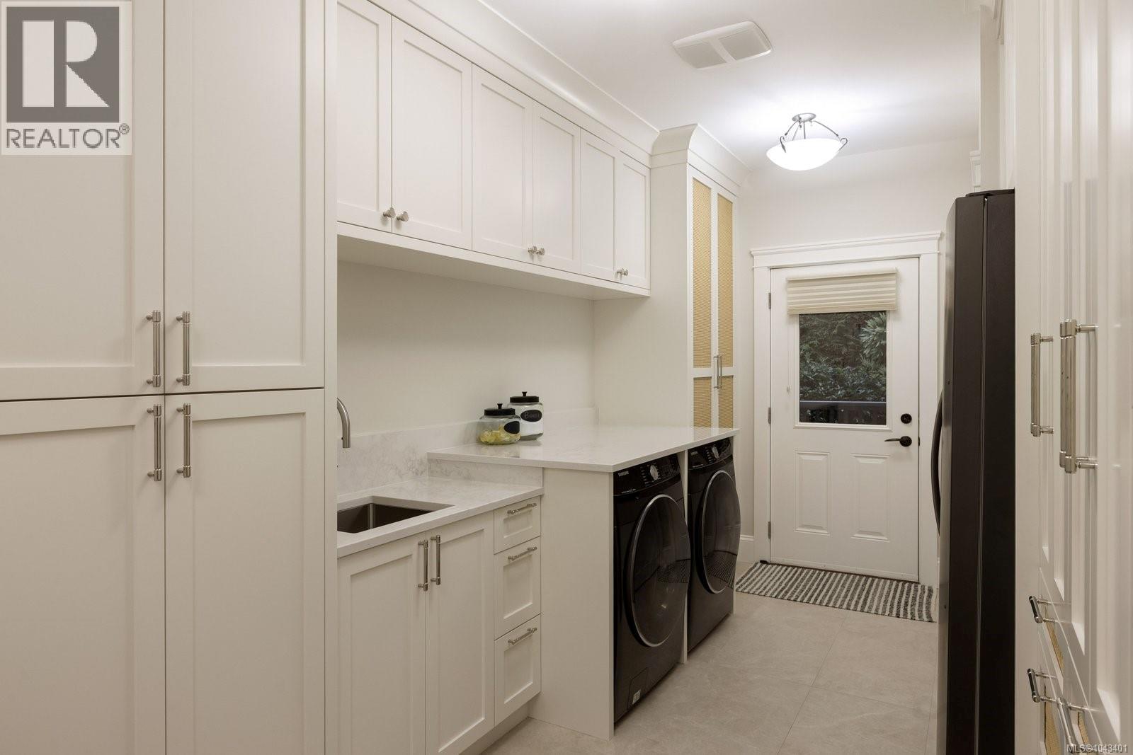 2226 Arbutus Rd Property Photo 33