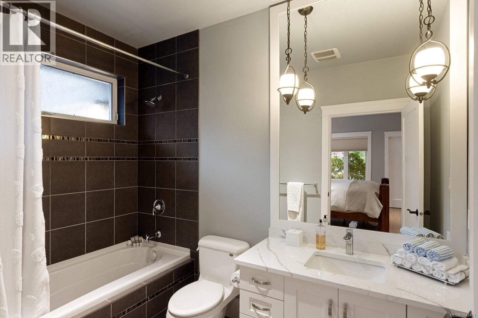 2226 Arbutus Rd Property Photo 35