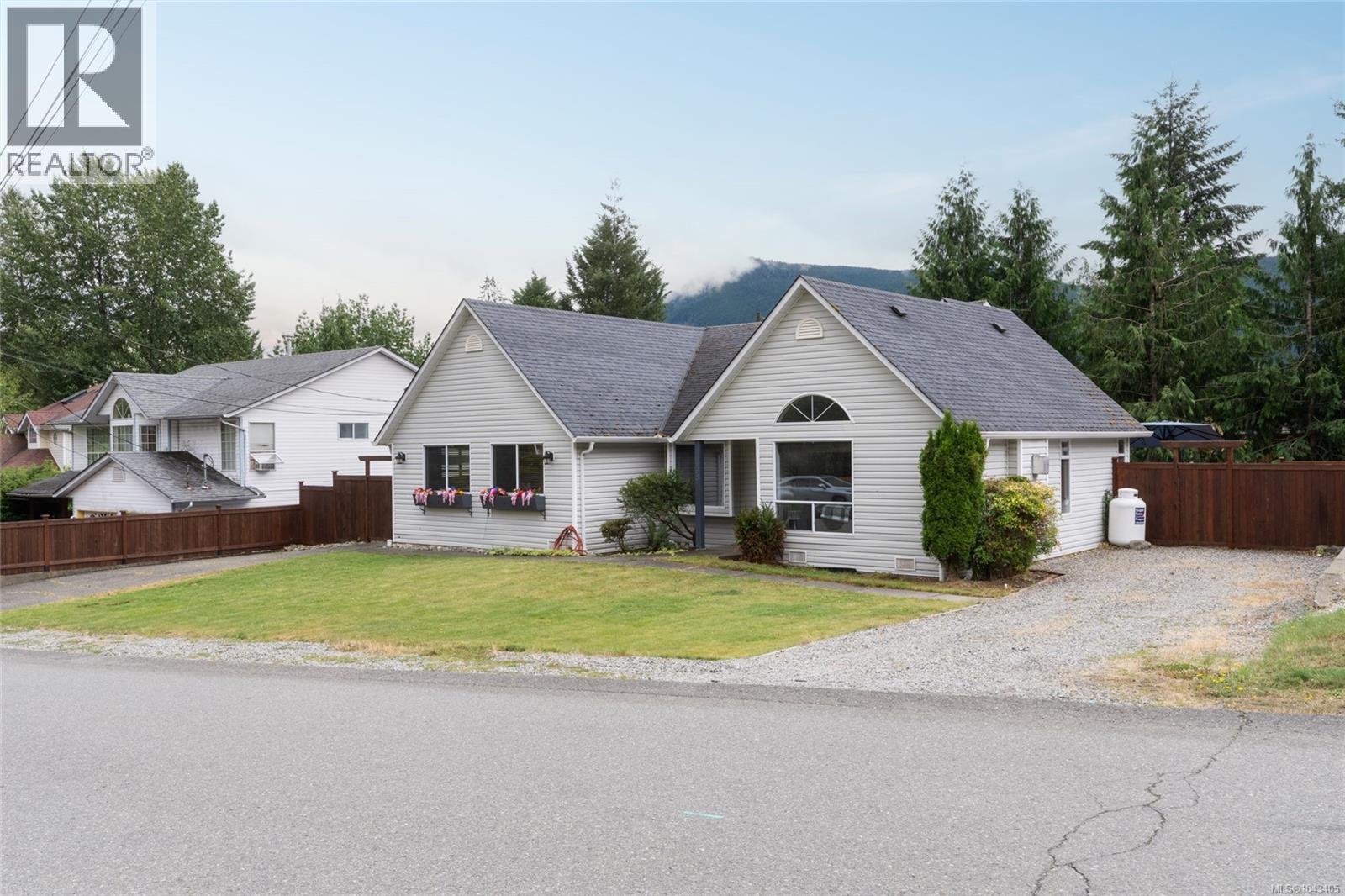 108 River Rd Property Photo 1