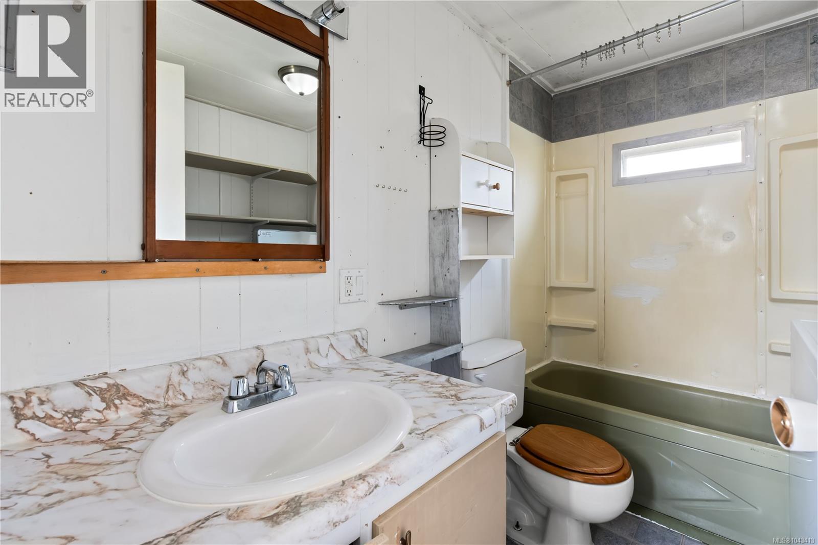 487 Orca Cres Property Photo 8