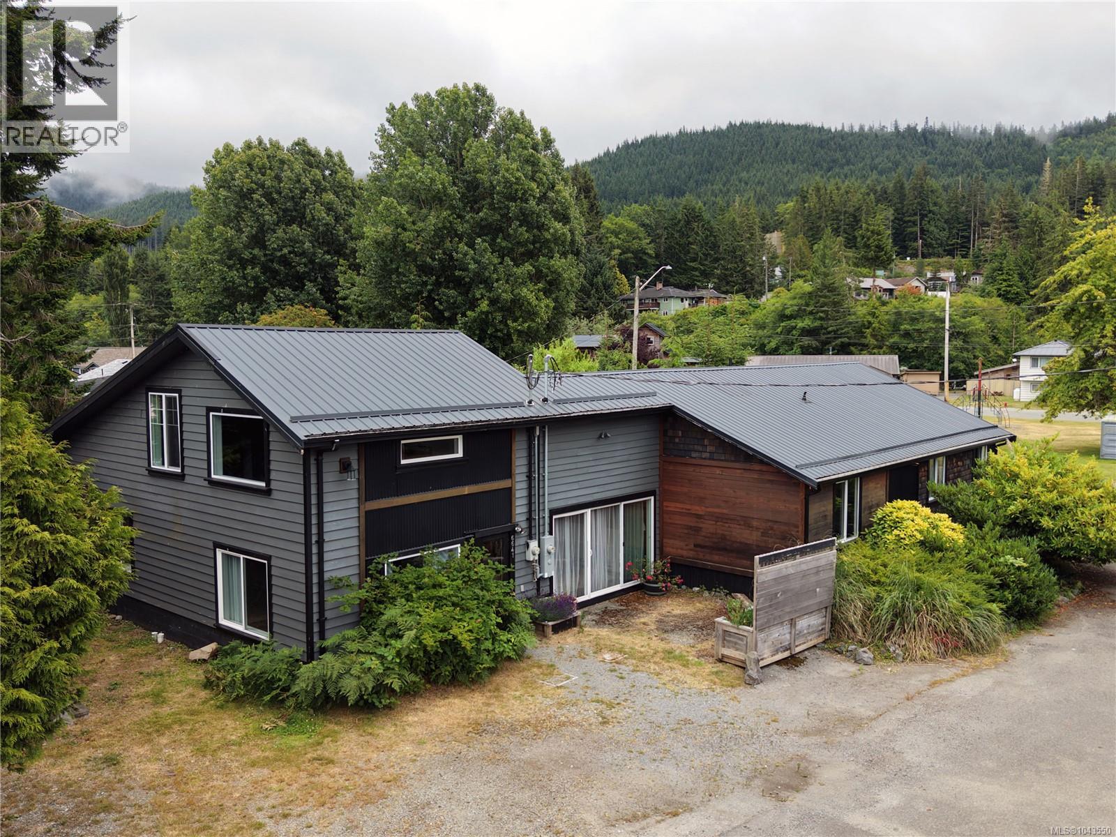 6641 Queesto Dr Property Photo 2