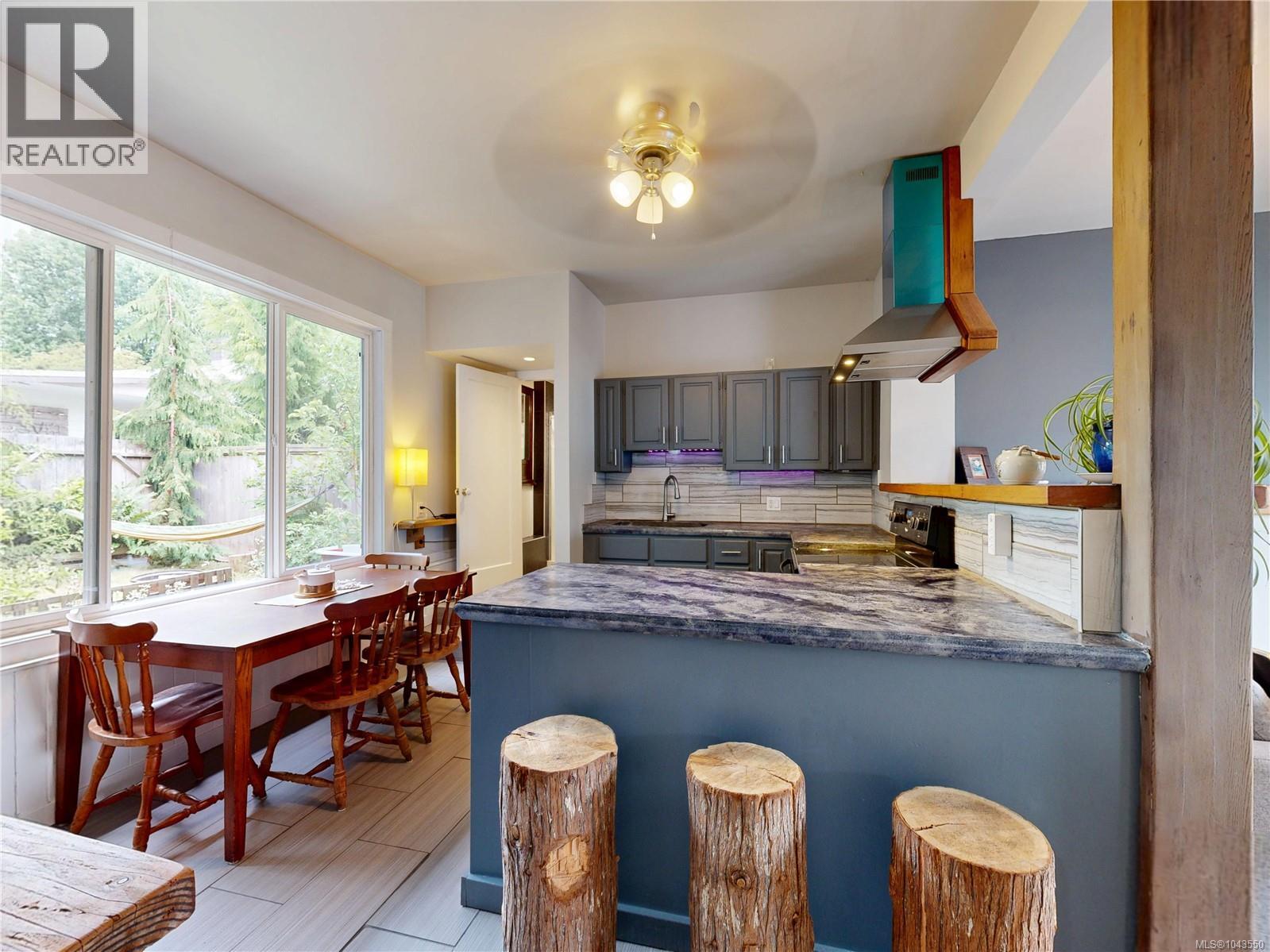 6641 Queesto Dr Property Photo 8