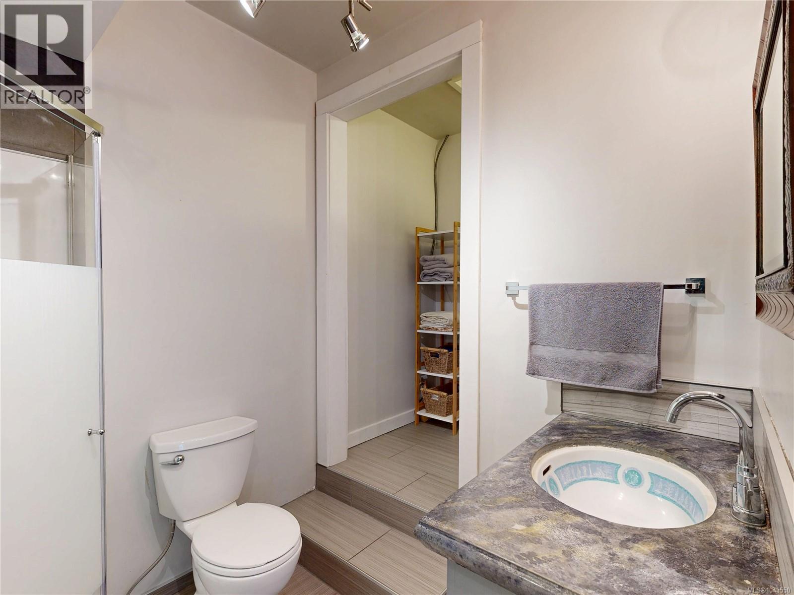 6641 Queesto Dr Property Photo 31