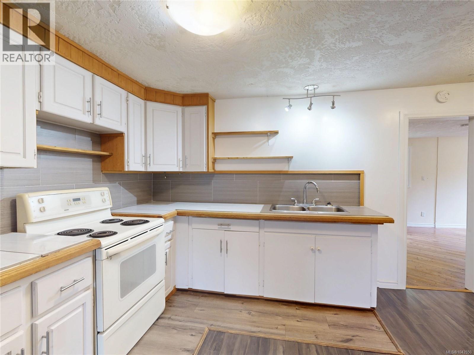 6641 Queesto Dr Property Photo 68