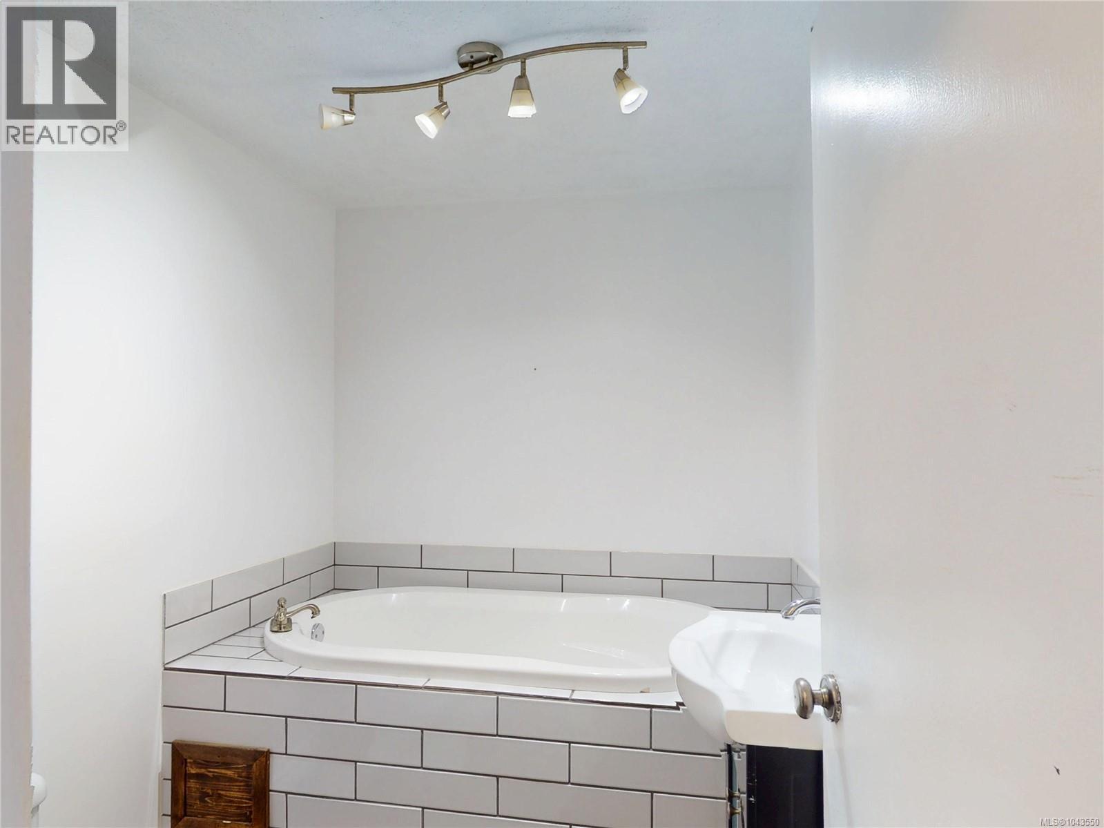 6641 Queesto Dr Property Photo 85
