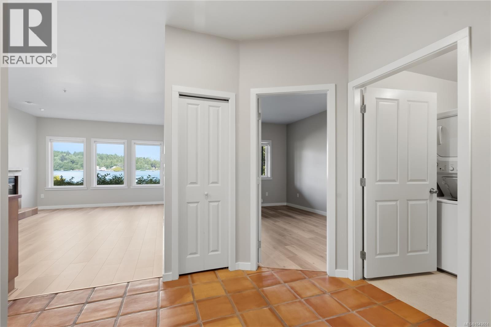 401 1971 Harbour Dr Property Photo 20