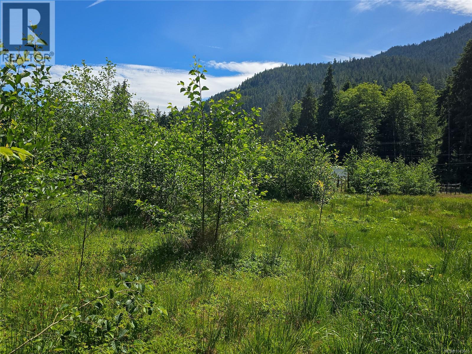754 Sayward Rd Property Photo 8