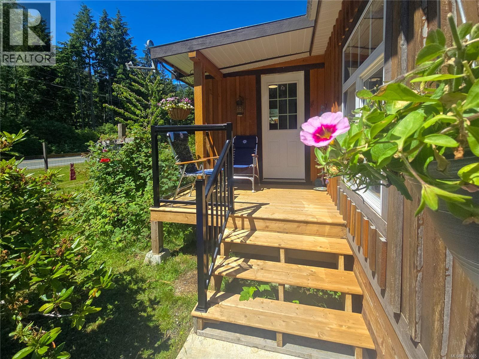 754 Sayward Rd Property Photo 10