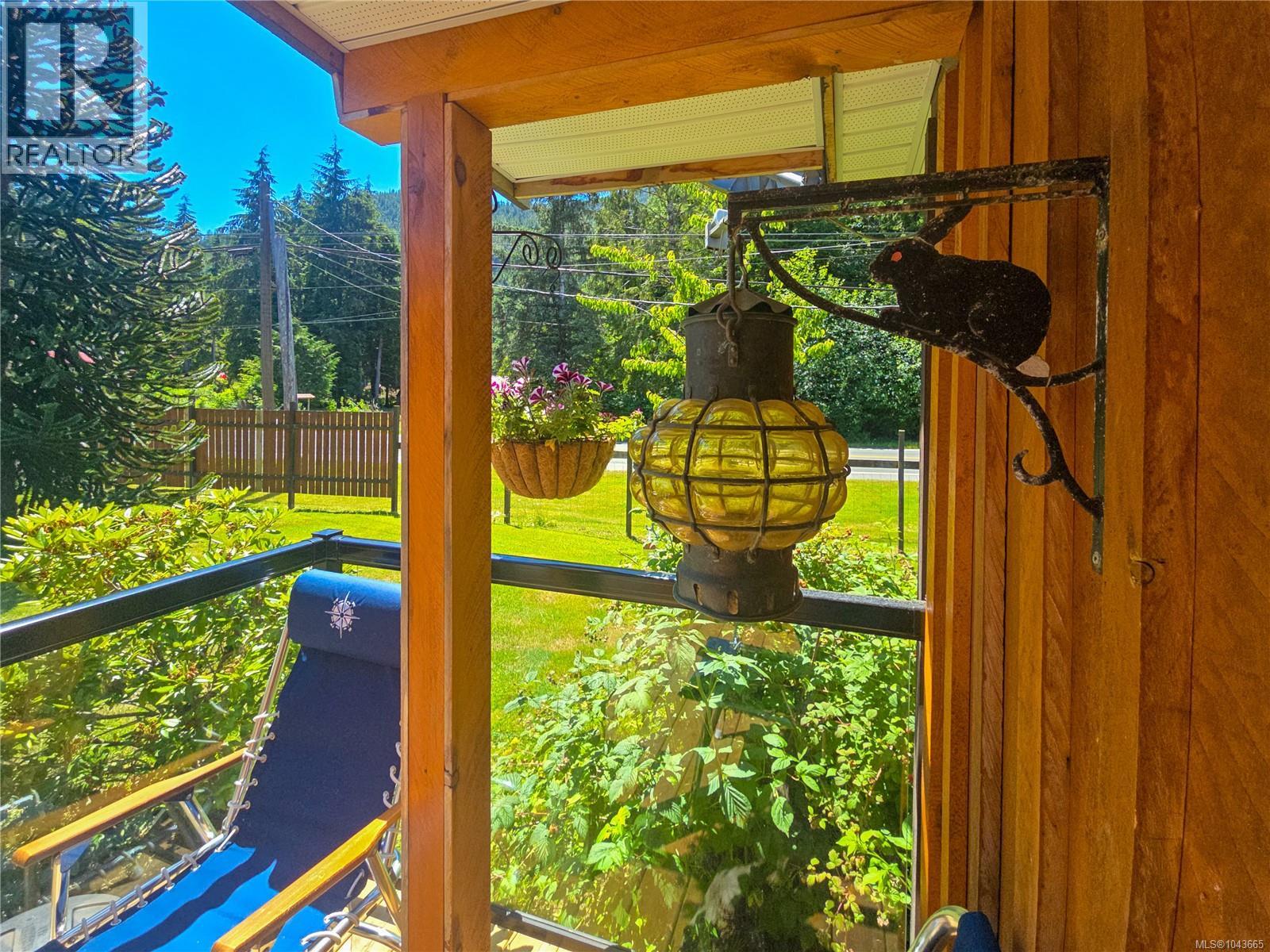754 Sayward Rd Property Photo 11