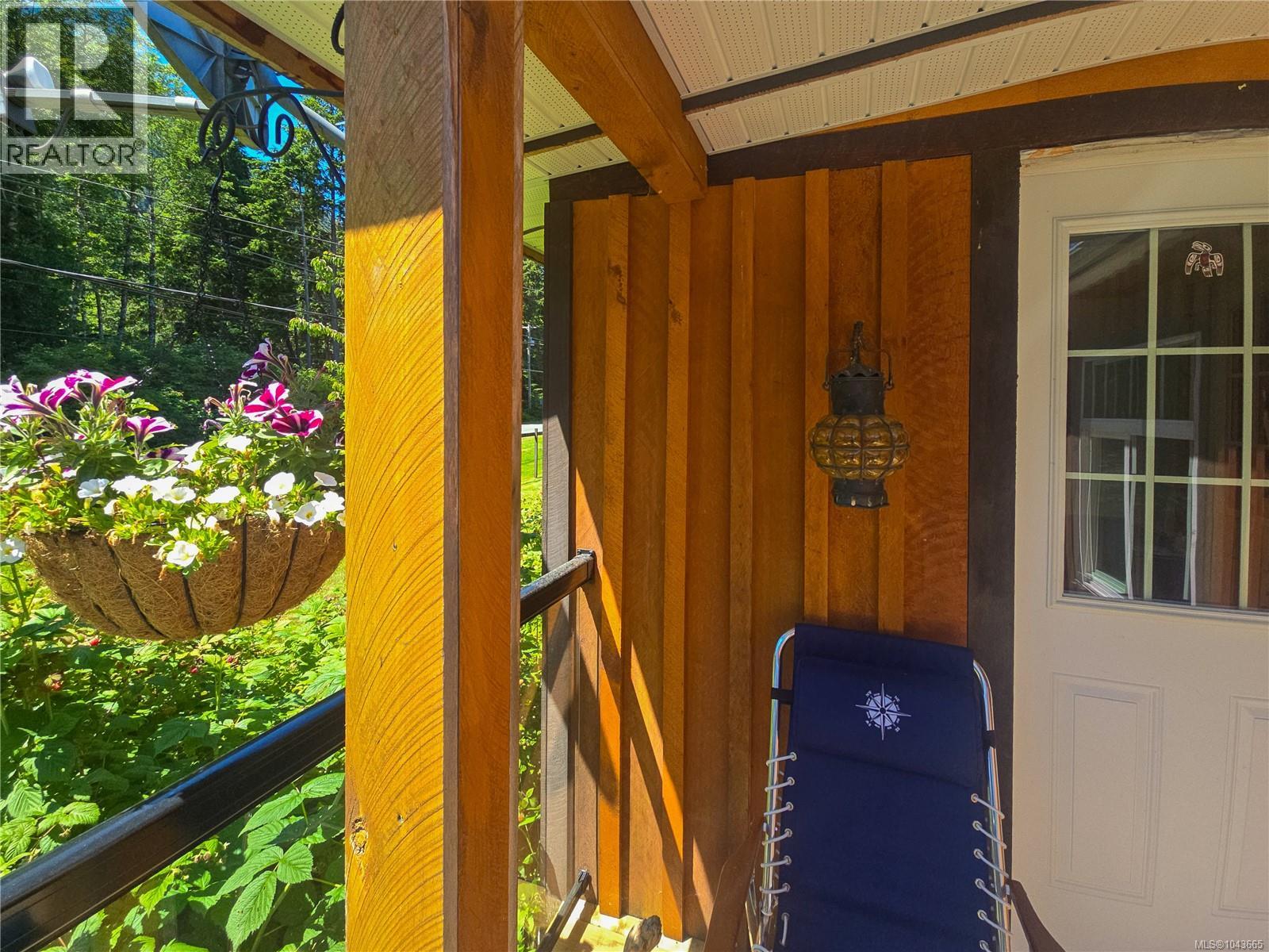754 Sayward Rd Property Photo 12