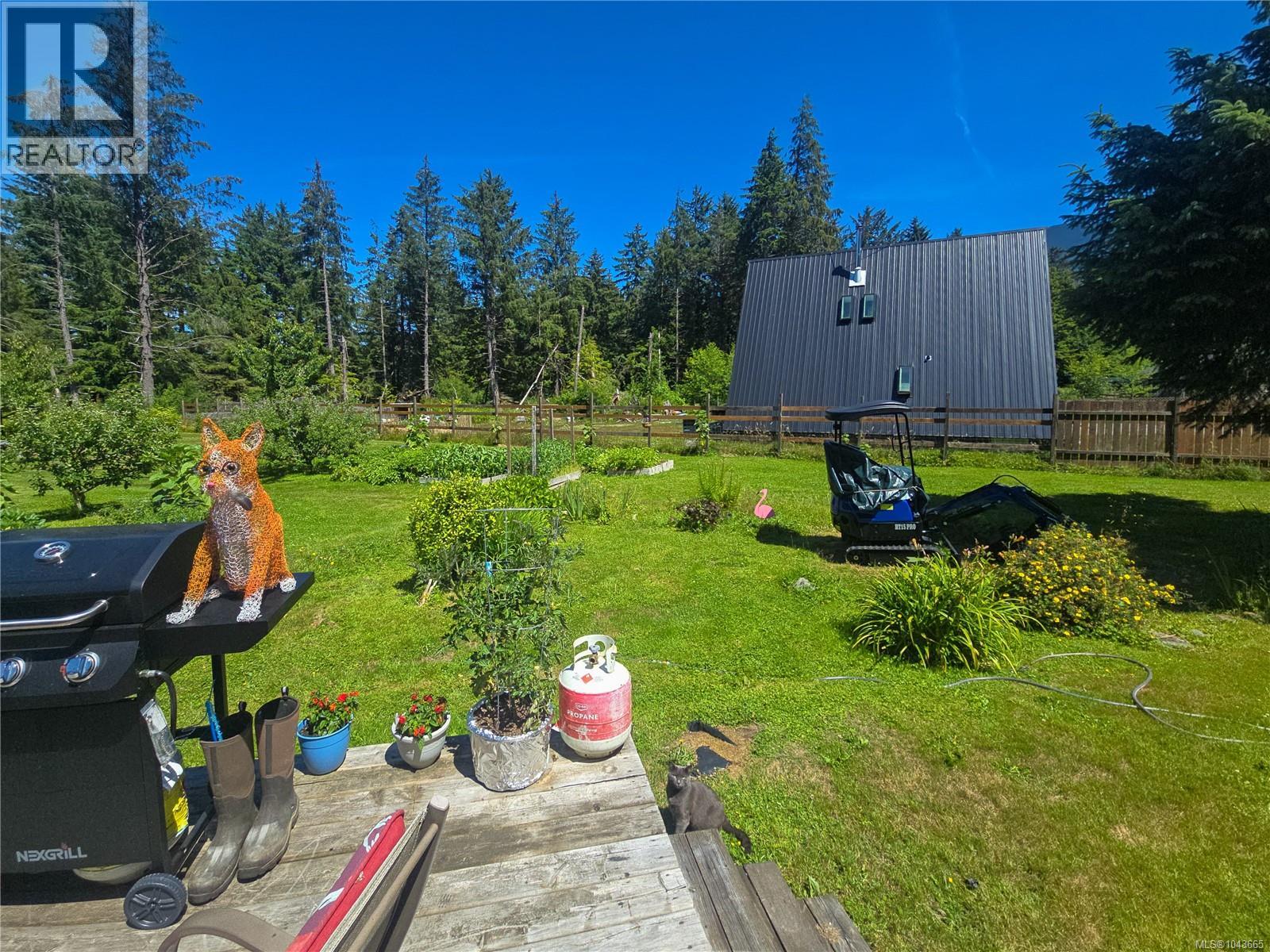 754 Sayward Rd Property Photo 25