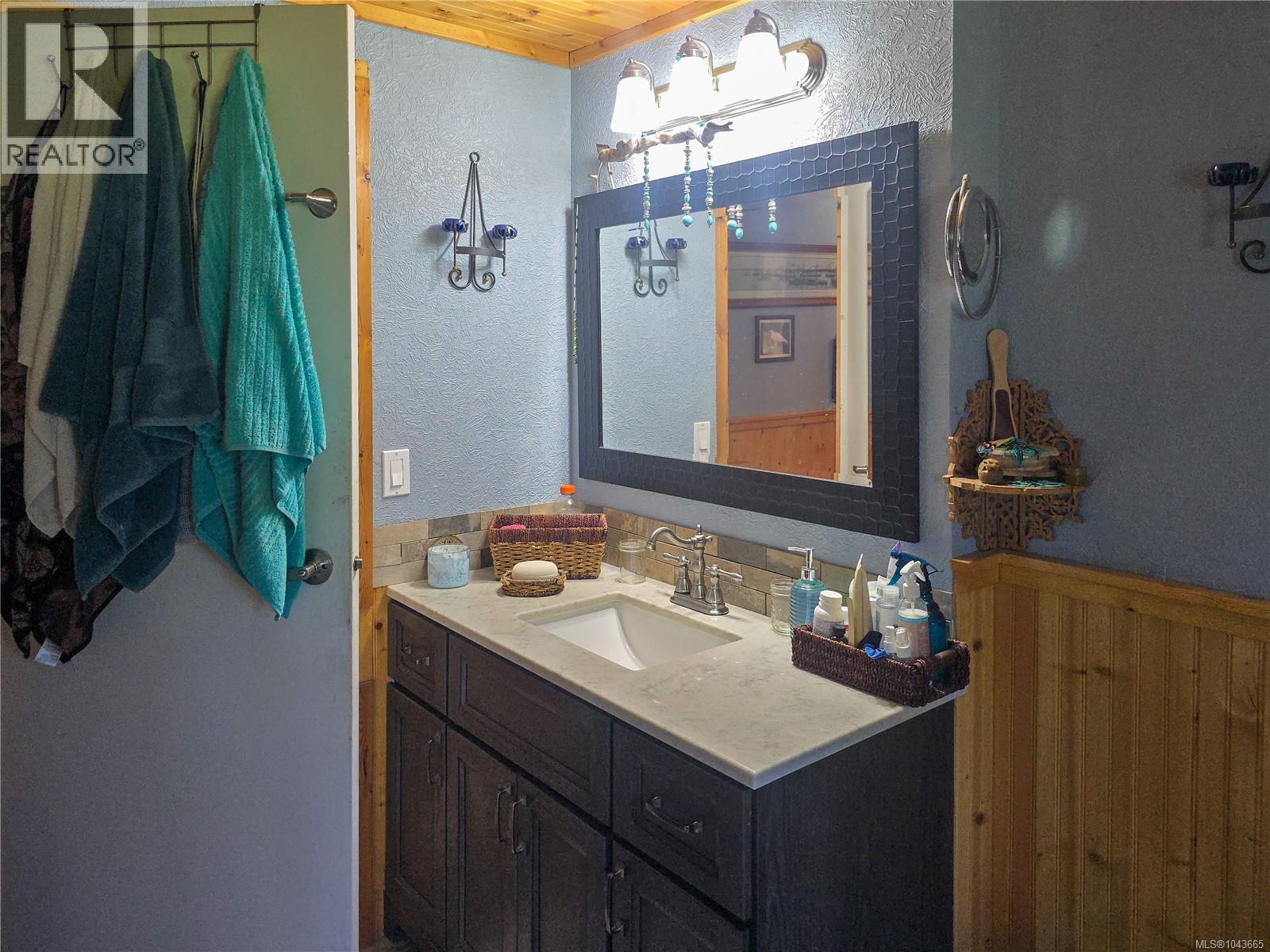 754 Sayward Rd Property Photo 38