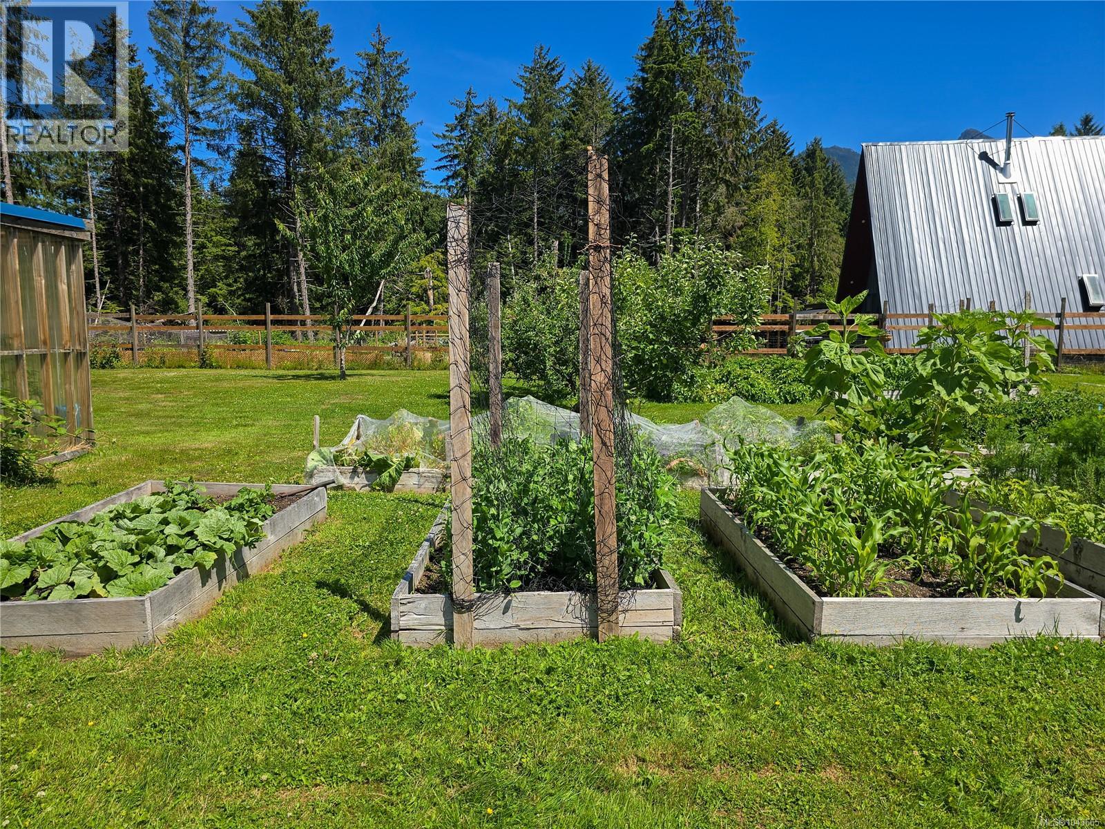 754 Sayward Rd Property Photo 50