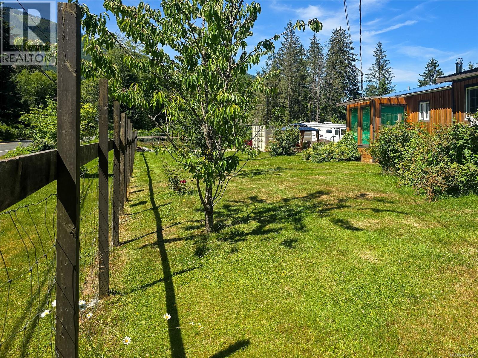 754 Sayward Rd Property Photo 58